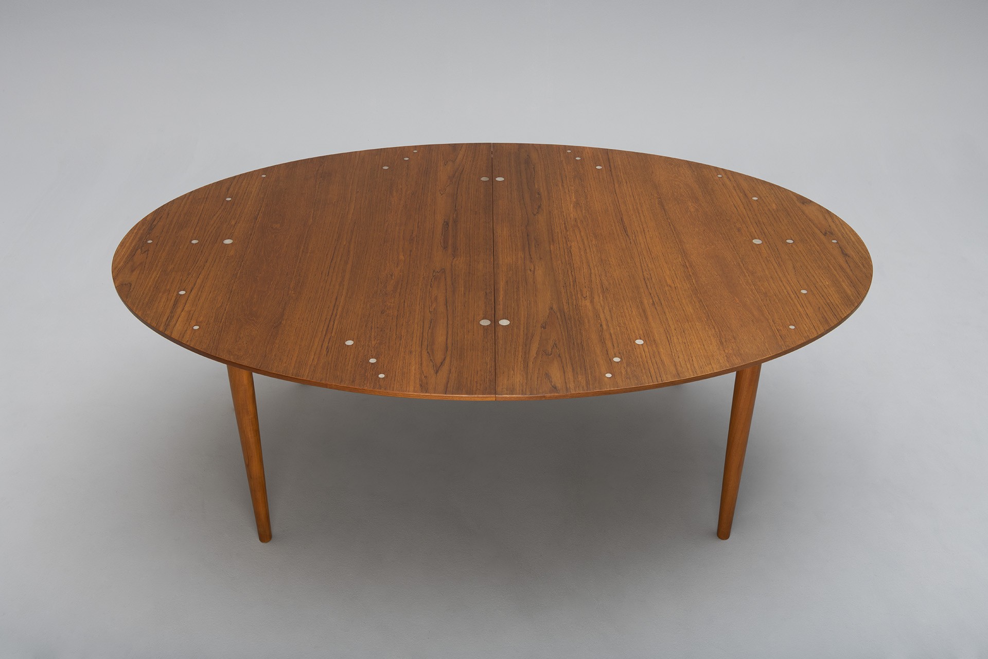 'Judas' Extending Dining Table image 5