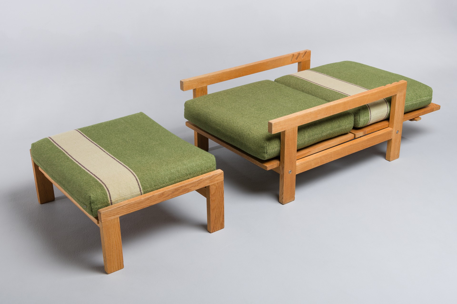 Easy Chair and Ottoman, Model nos 'GE 421' and 'GE424' image 7