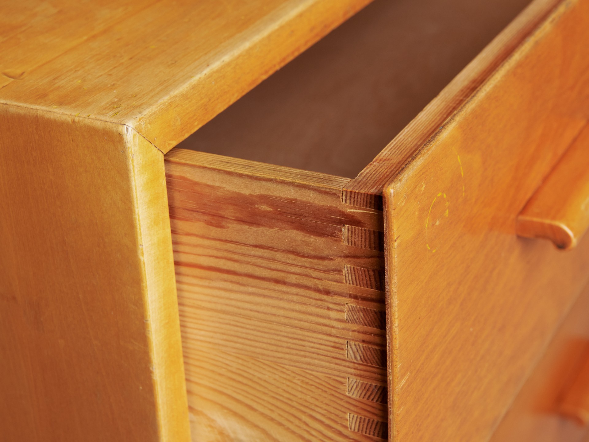 Chest of Drawers image 9