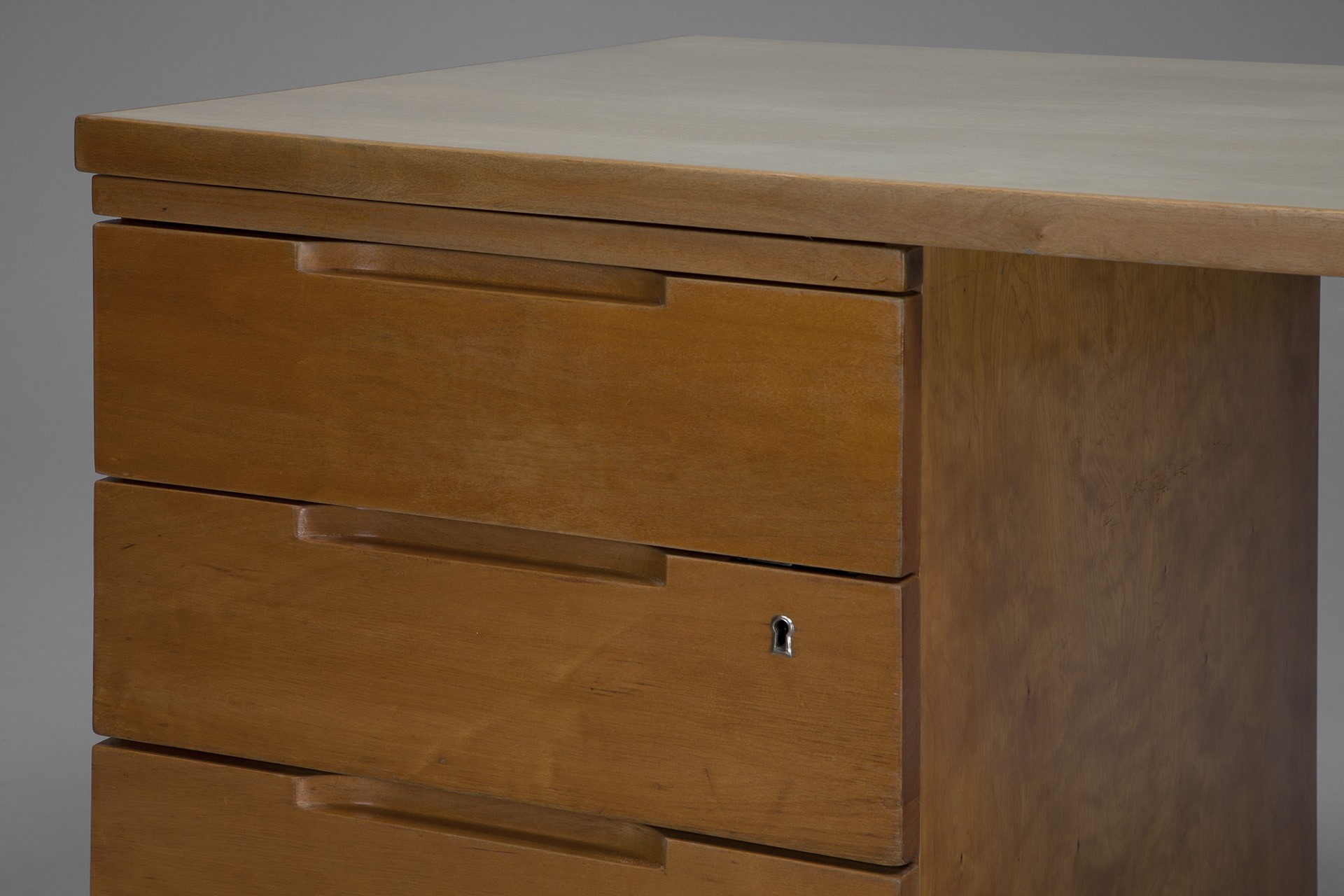Desk image 8