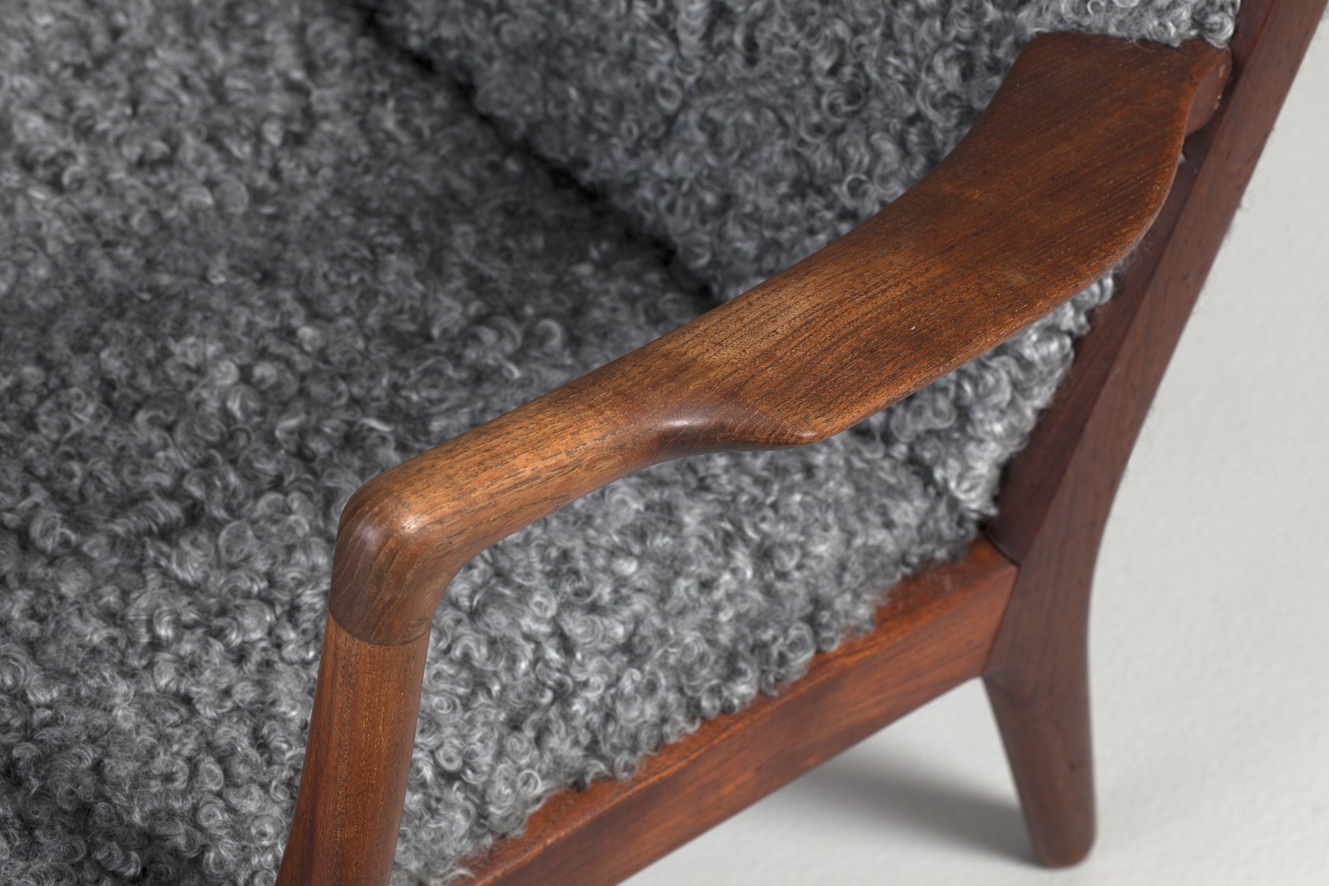 Pair of Armchairs, Model no. 'AP-16' image 3