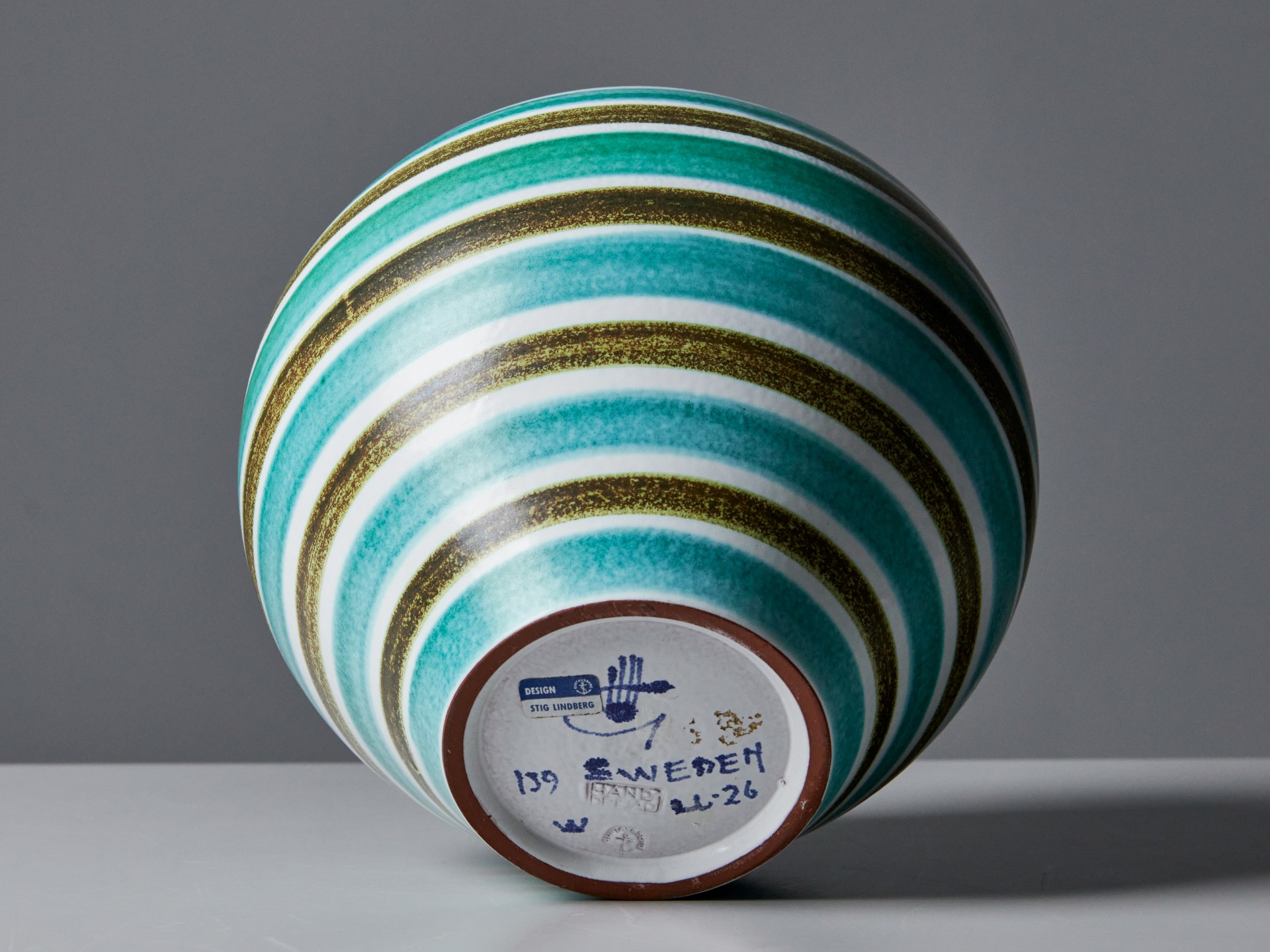 Vase image 4