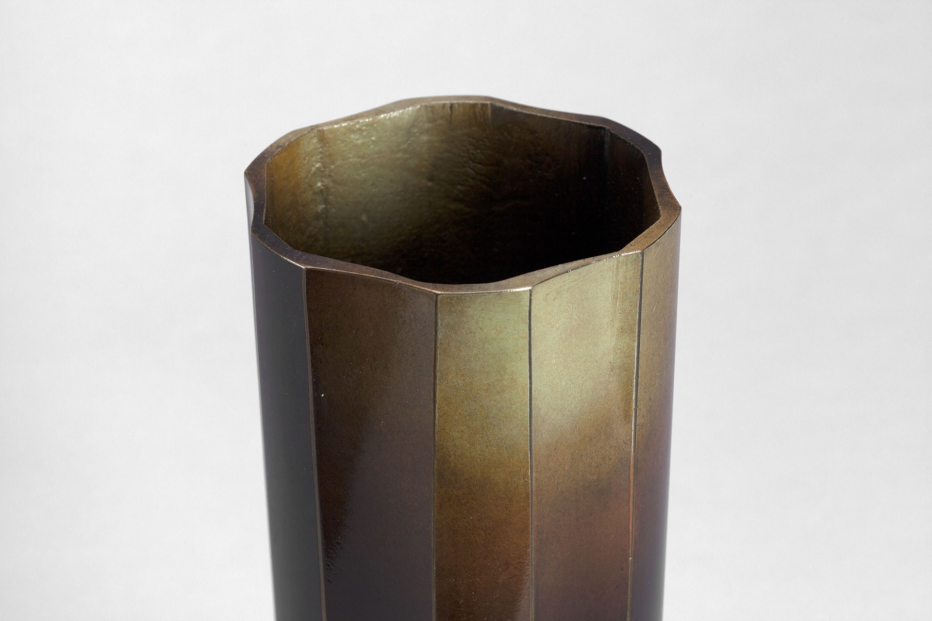 Vase image 3