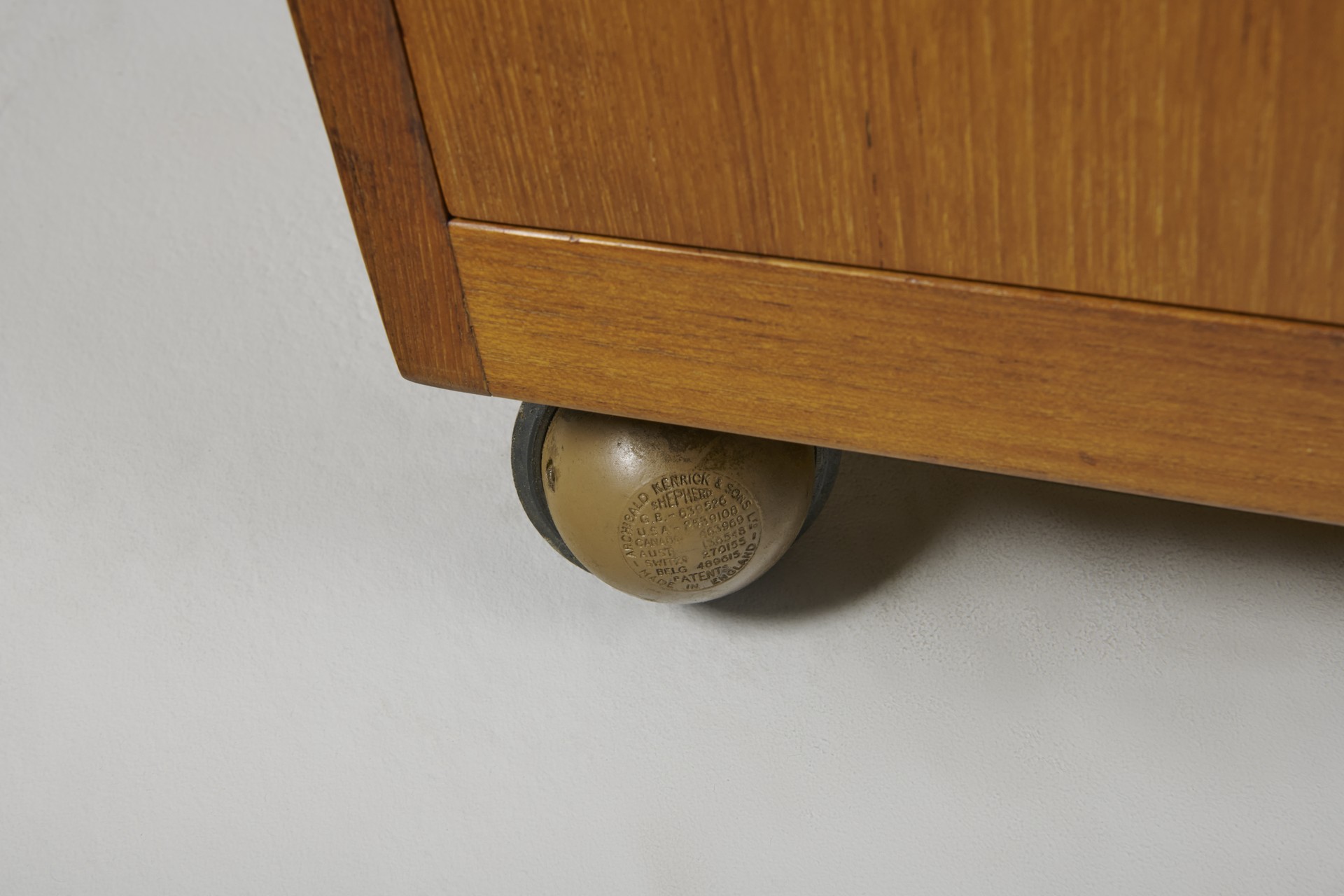 Cabinet image 8