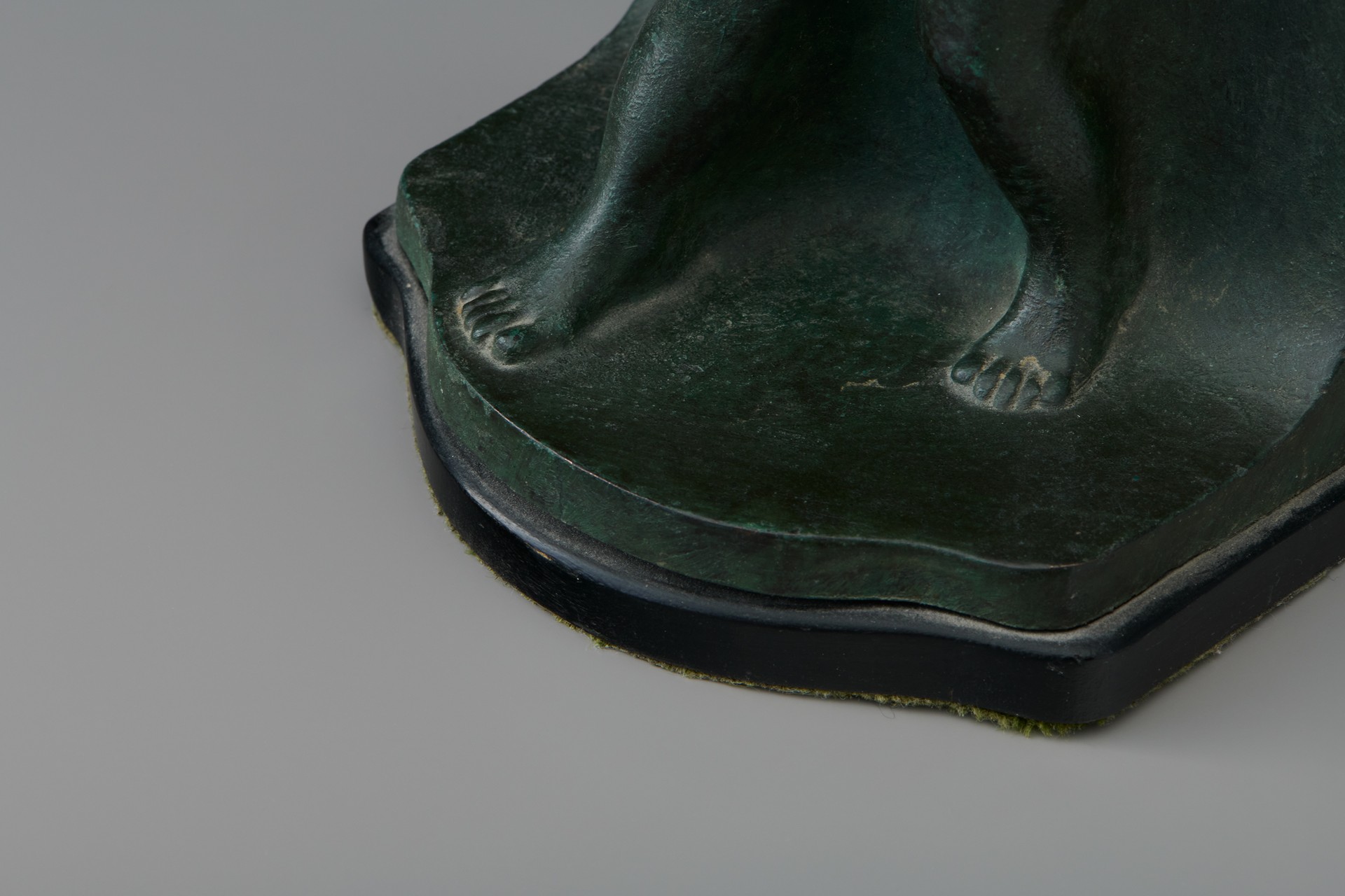 Pair of Bookends image 4