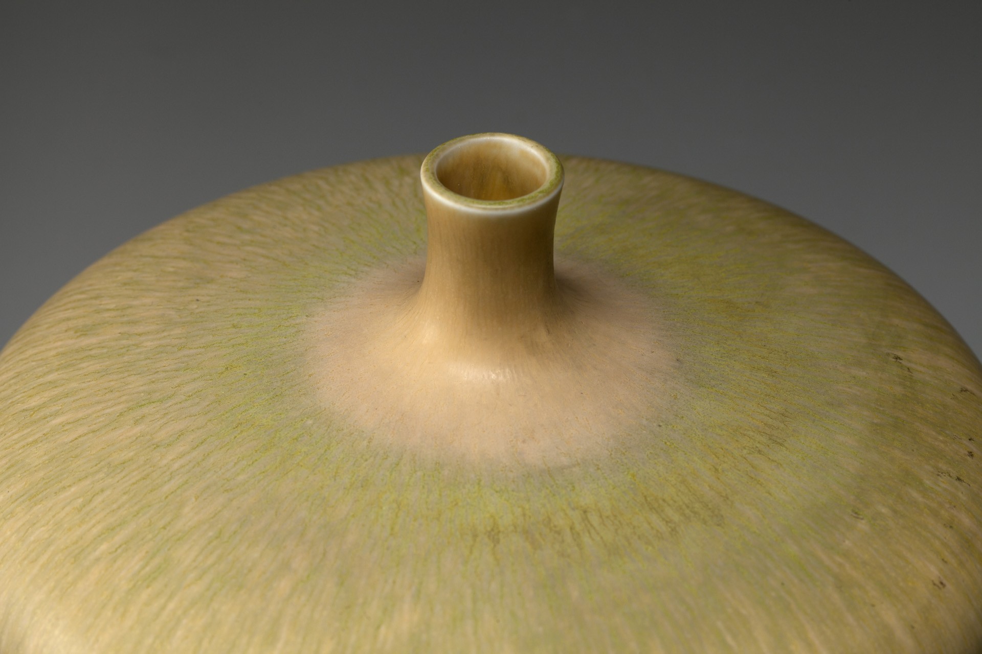 Vase image 3