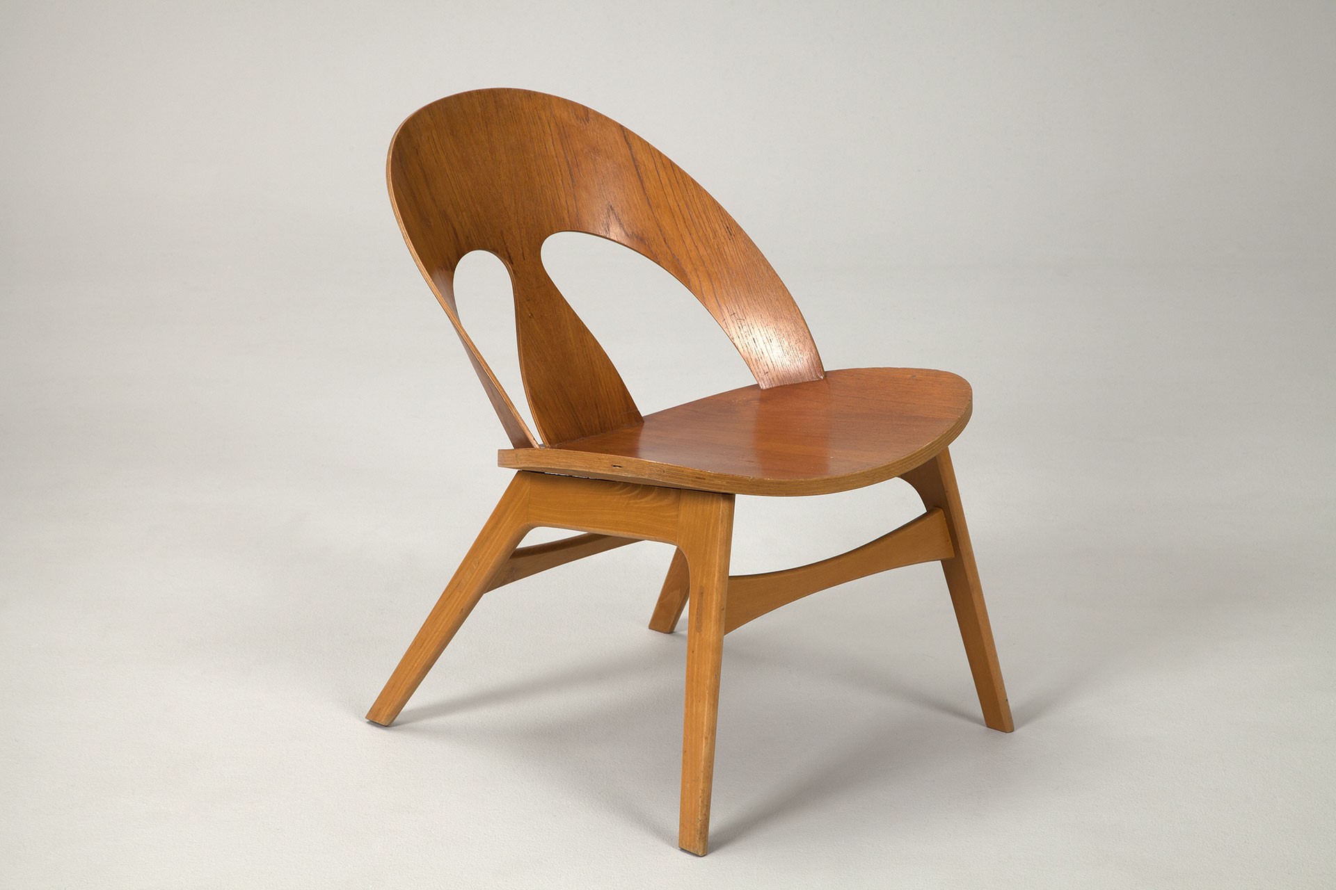 Shell Chair