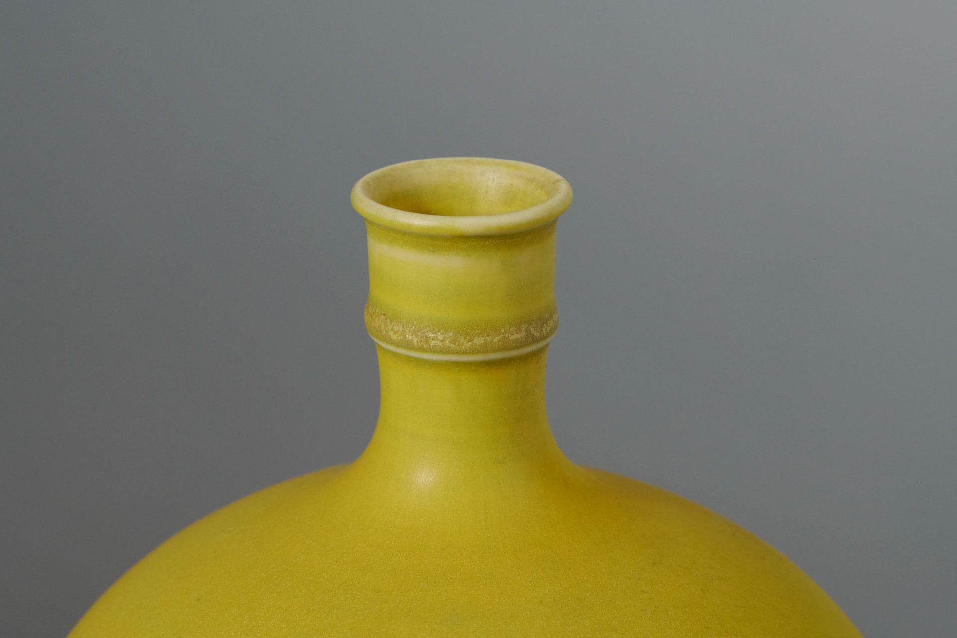 Vase image 3