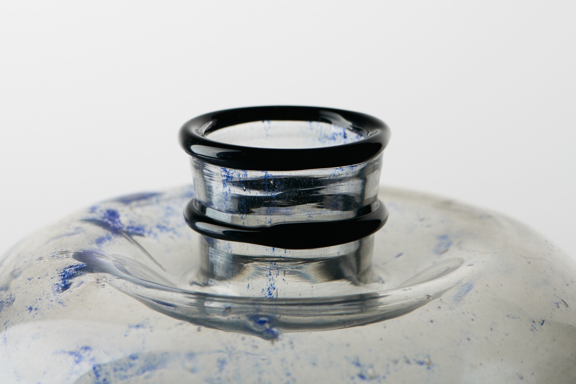 Vase image 3