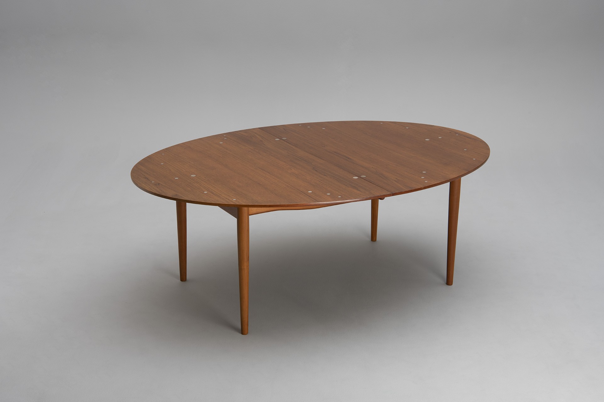 'Judas' Extending Dining Table image 3