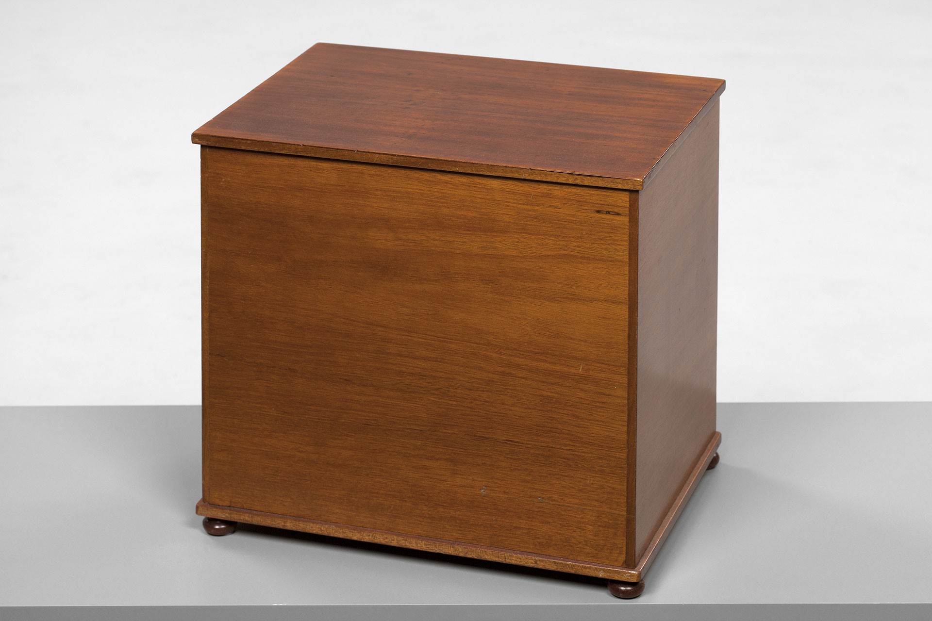 Jewellery Cabinet image 3