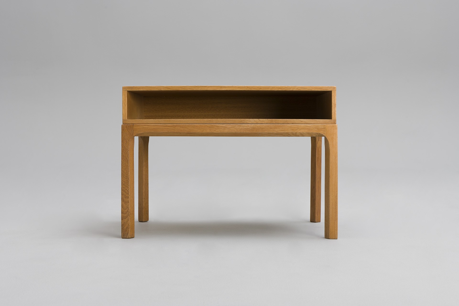 Pair of Side or Bedside Tables image 5