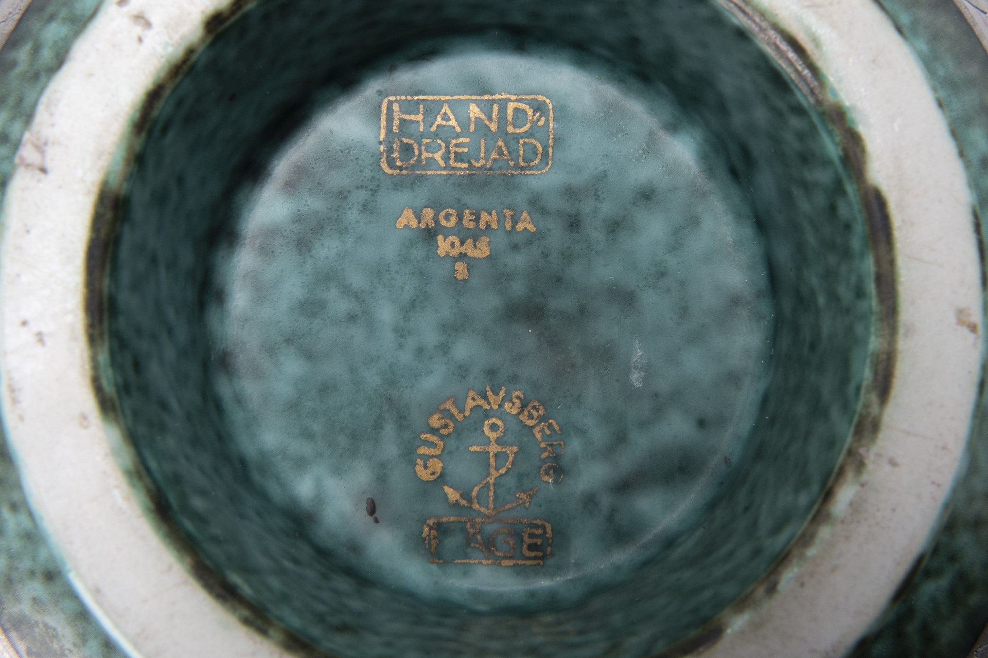 Vase image 3