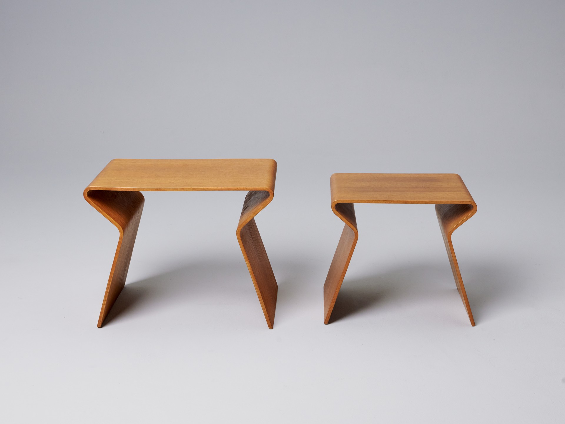 Set of Two Nesting Tables image 4