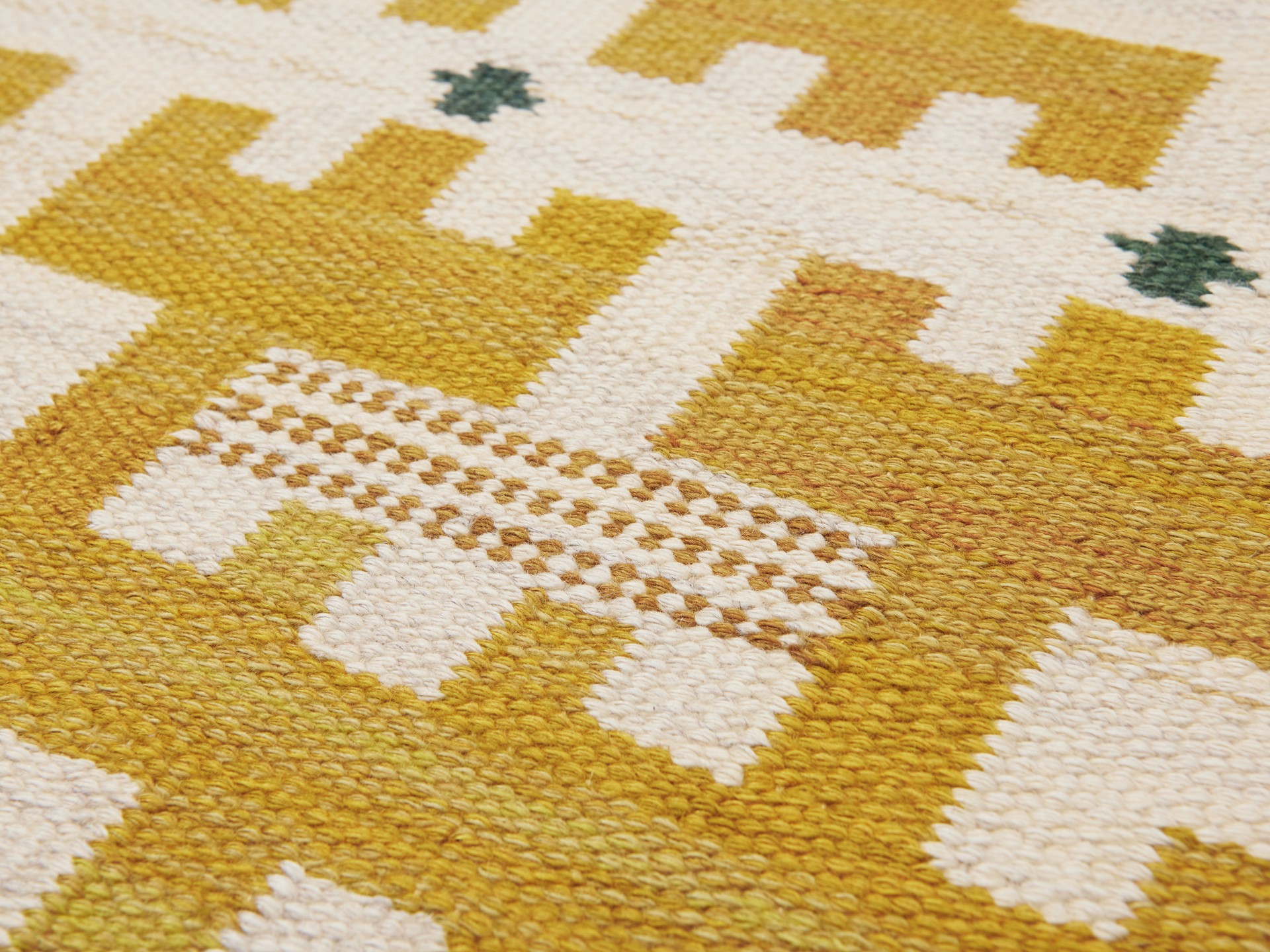 'Gulbroka' Carpet image 5