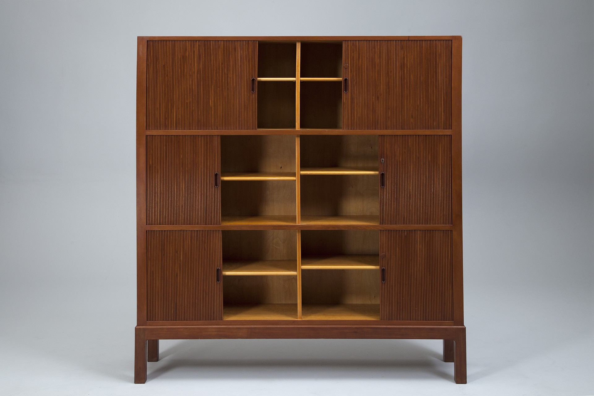 Cabinet image 3