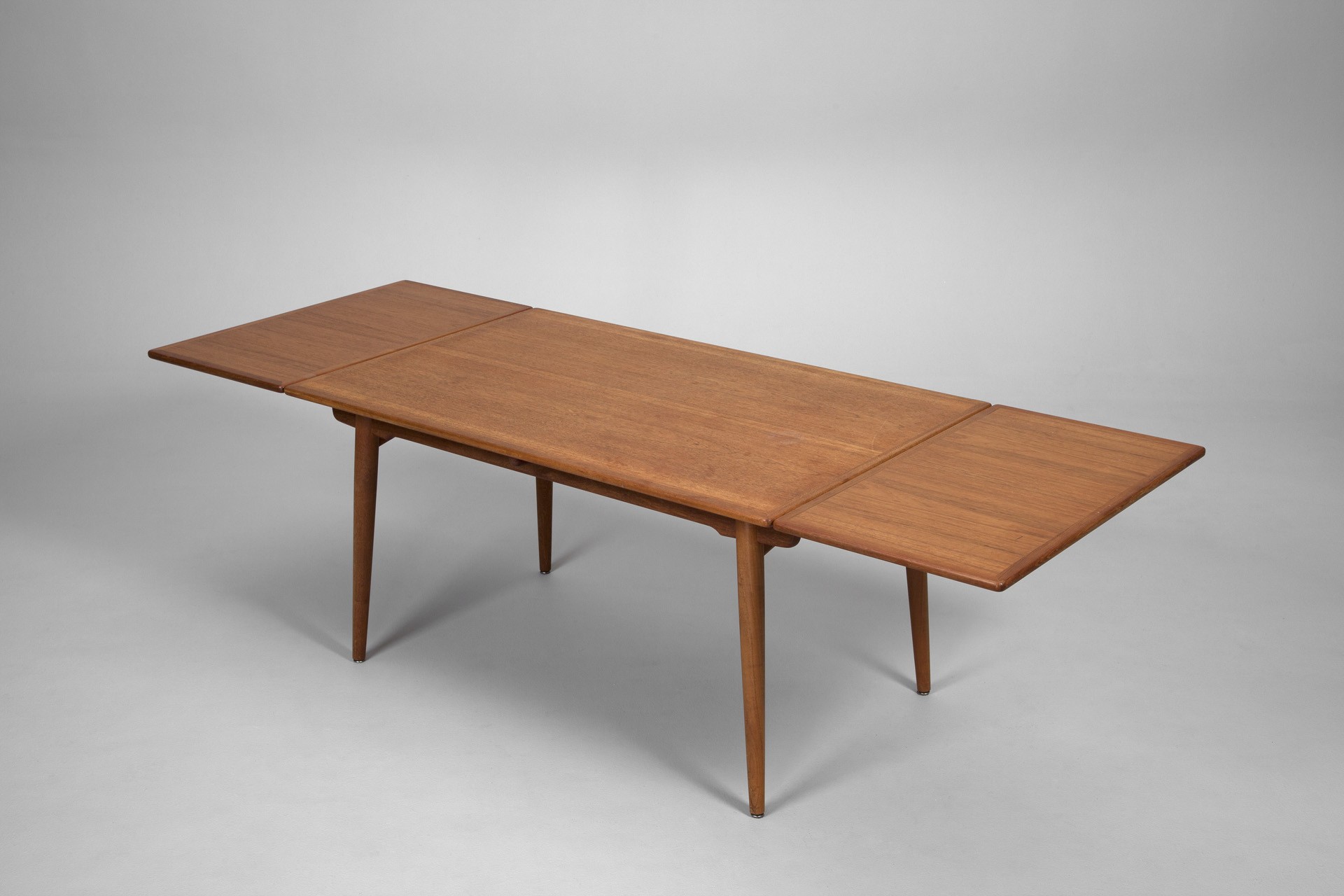 Extendable Dining Table
