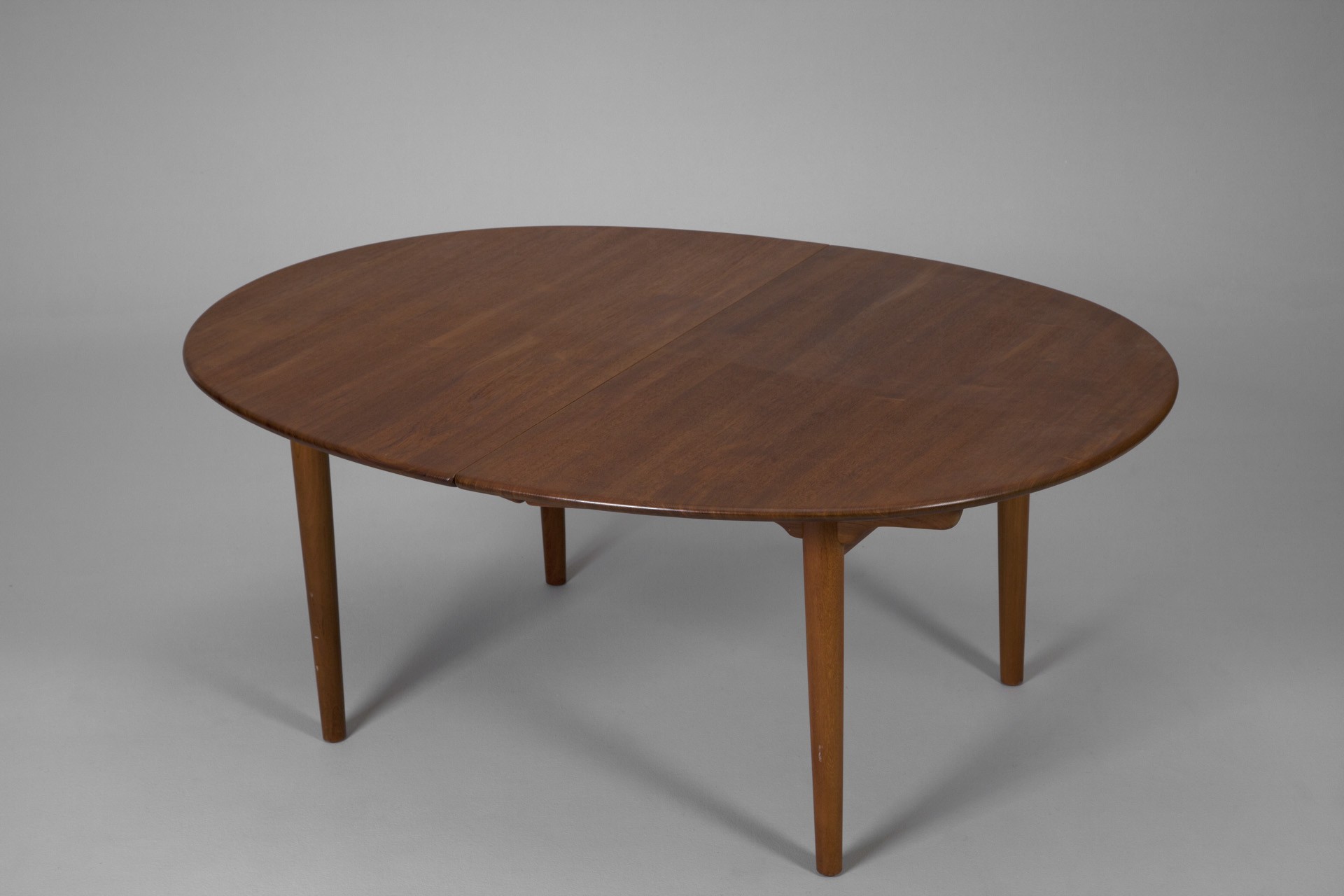 Oval Dining Table JH 567 image 2