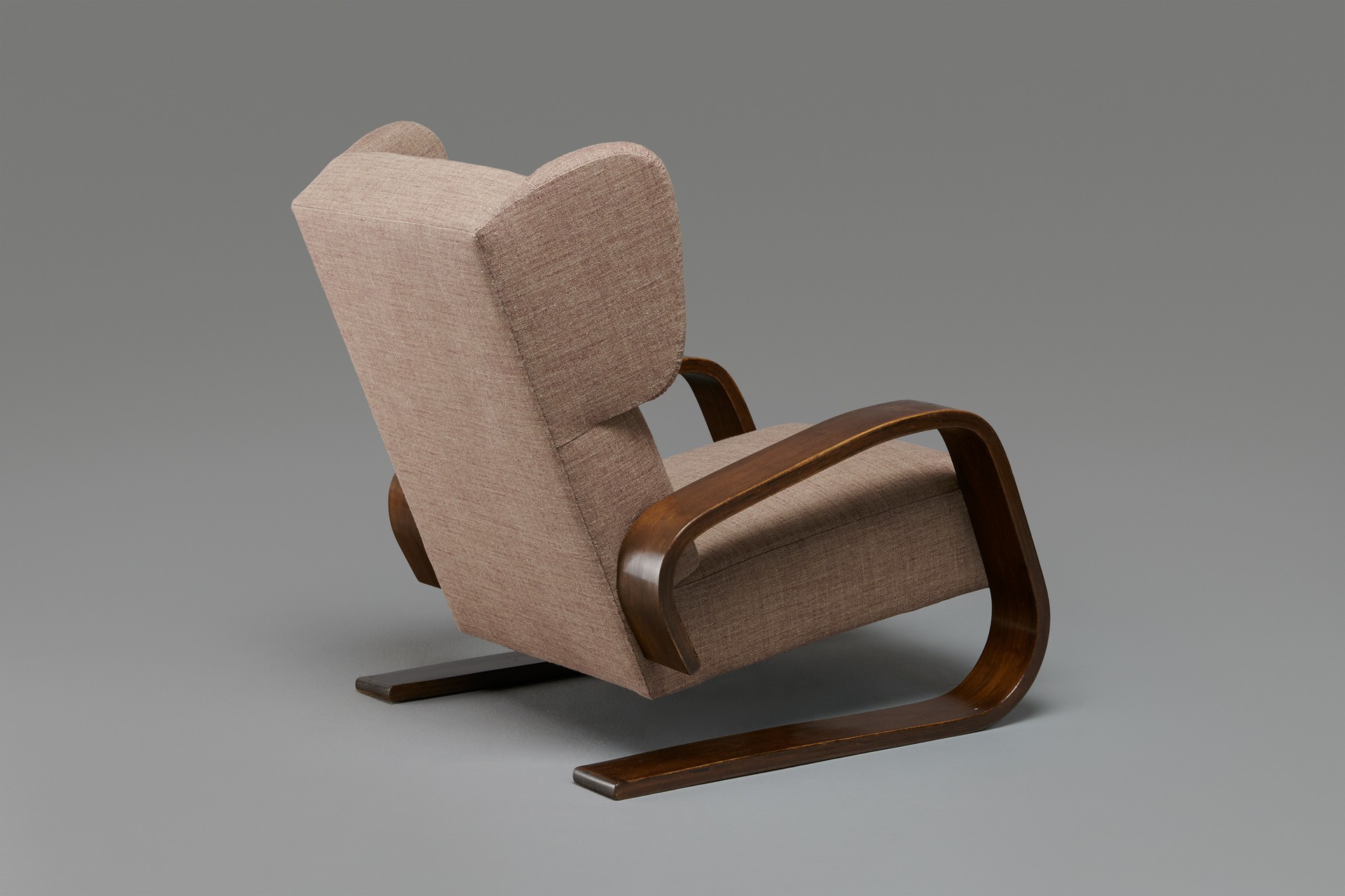 High Back 'Tank' Armchair, model no. 38 image 4