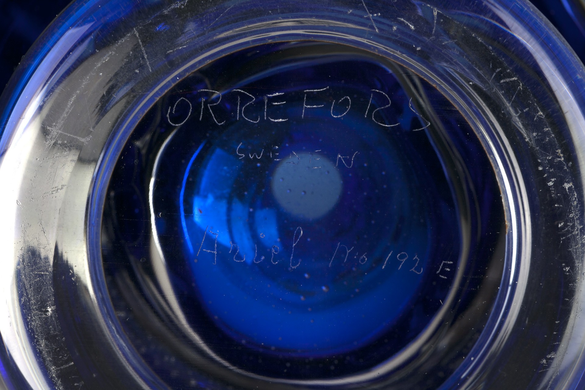 "Ariel" Vase image 4