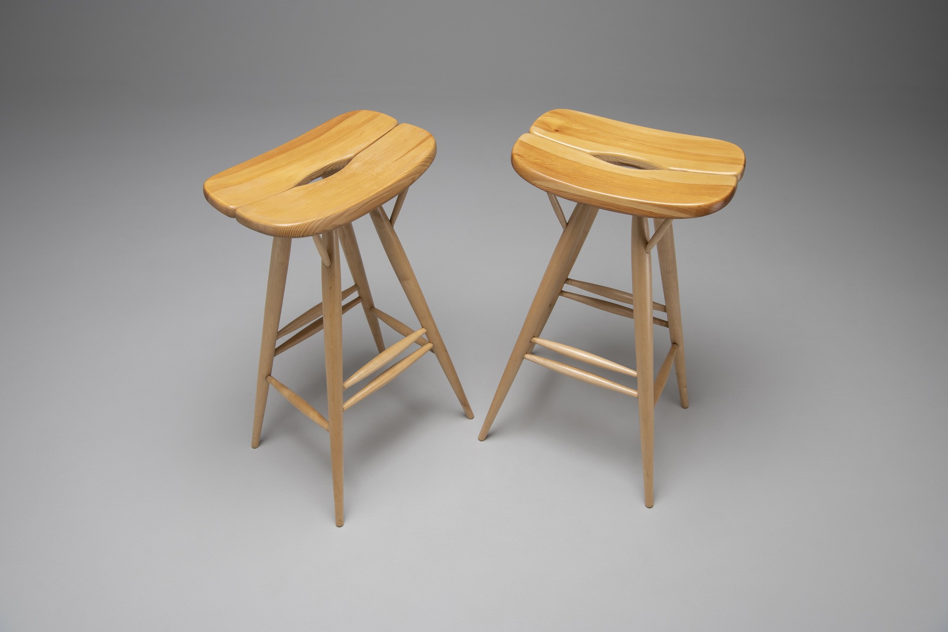 Pair of Bar Stools image 4
