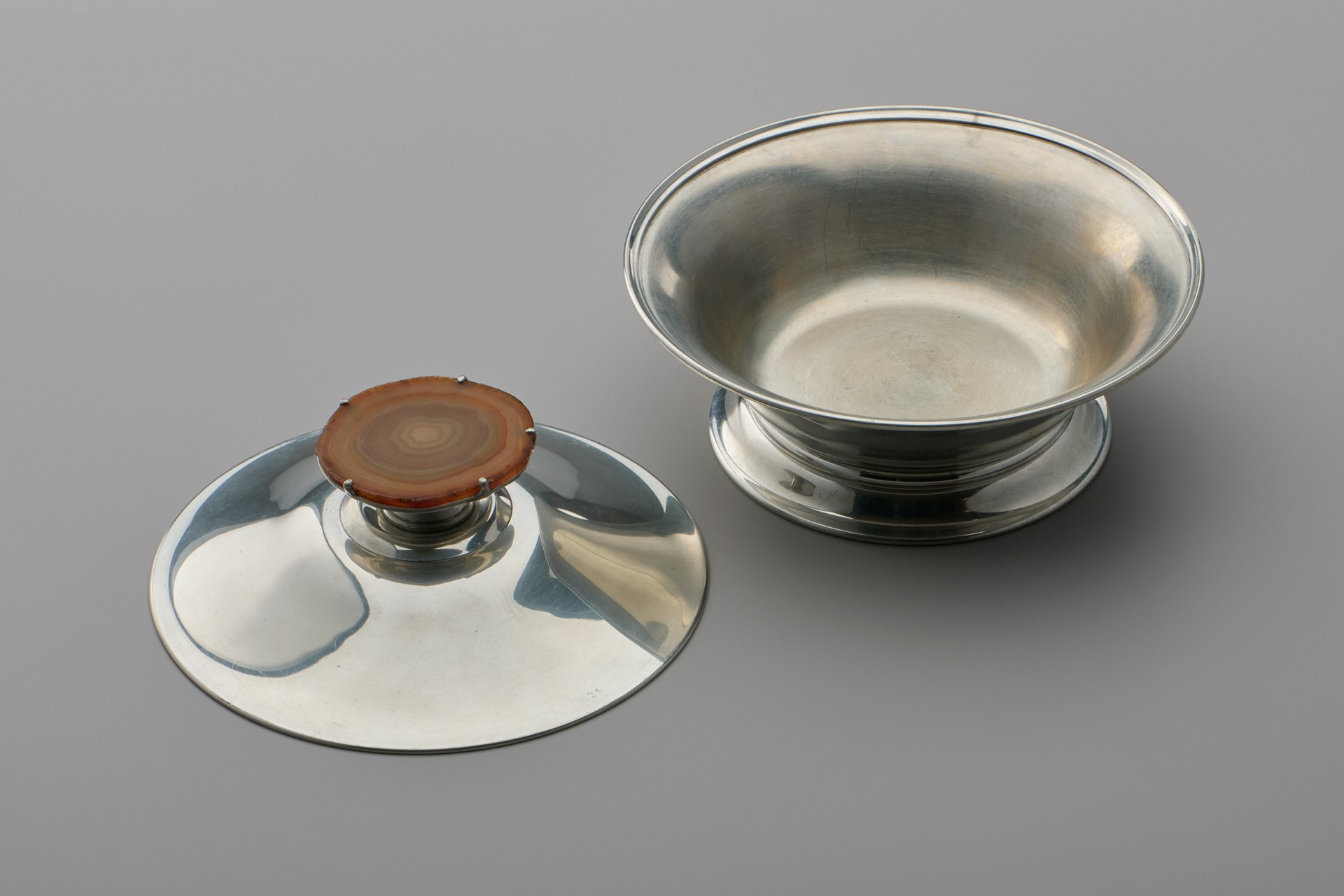 Vessel with Cover image 3