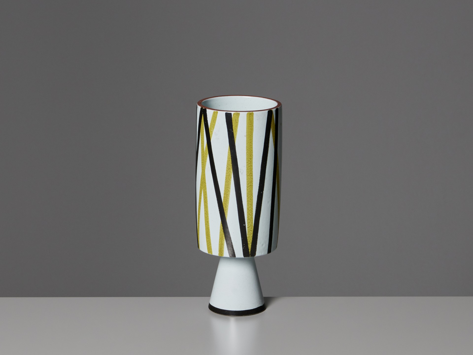 Vase image 4