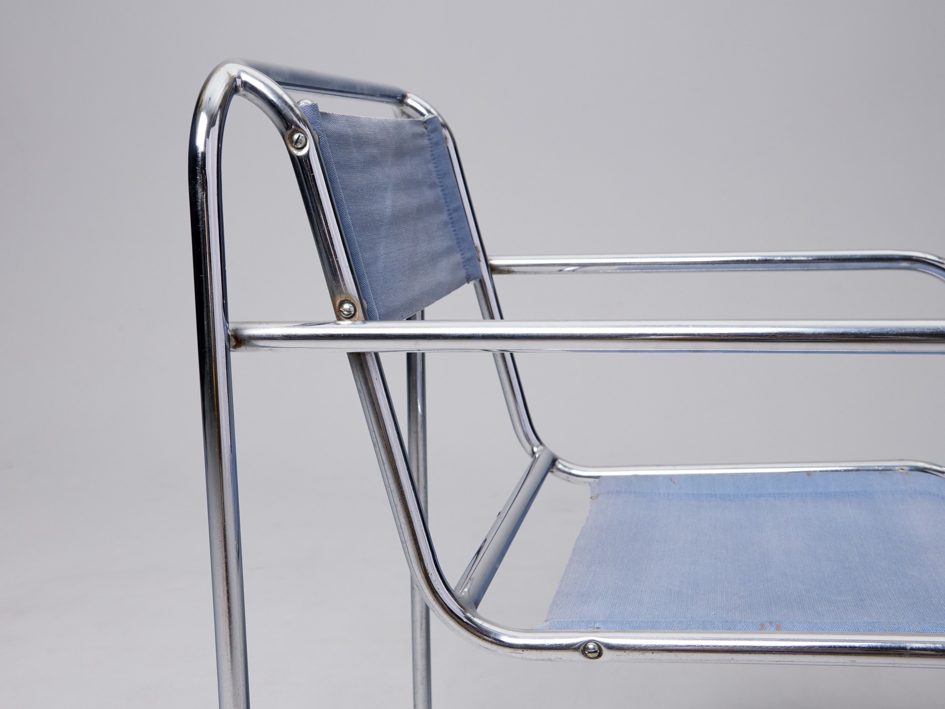 Pair of 'RP-7' Stacking Chairs image 7