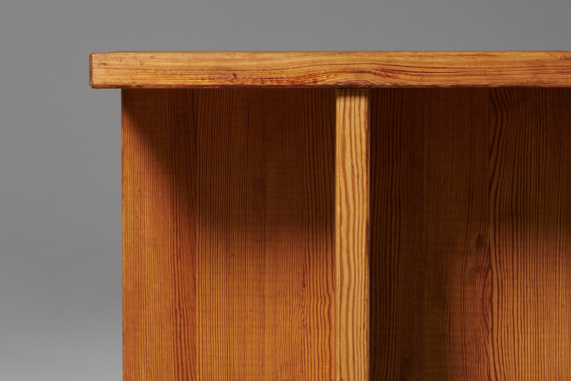 'Lovö' Table image 3