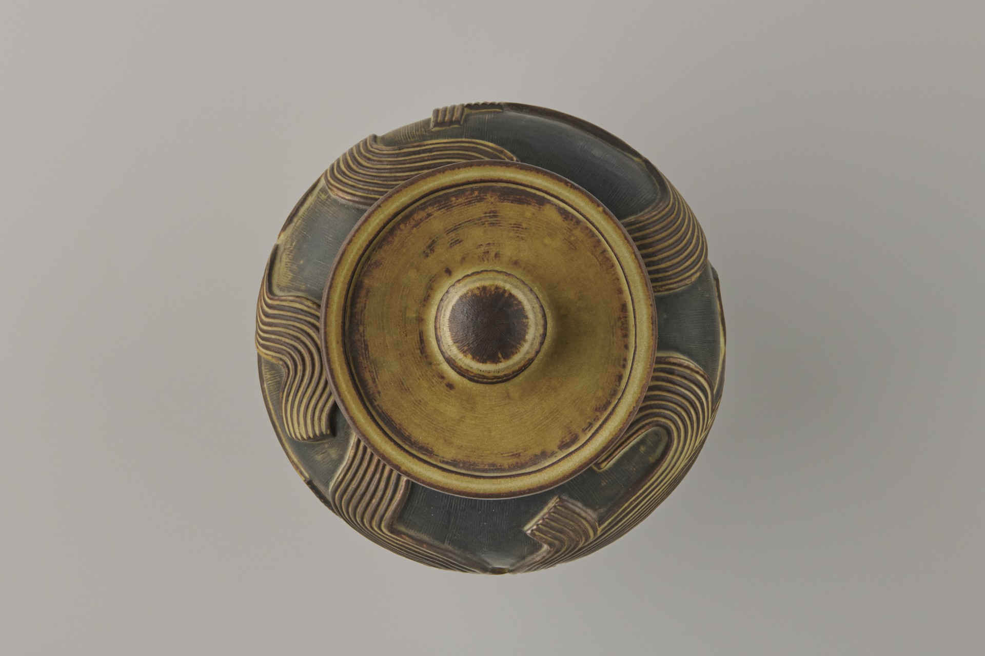 Vessel with Lid image 6