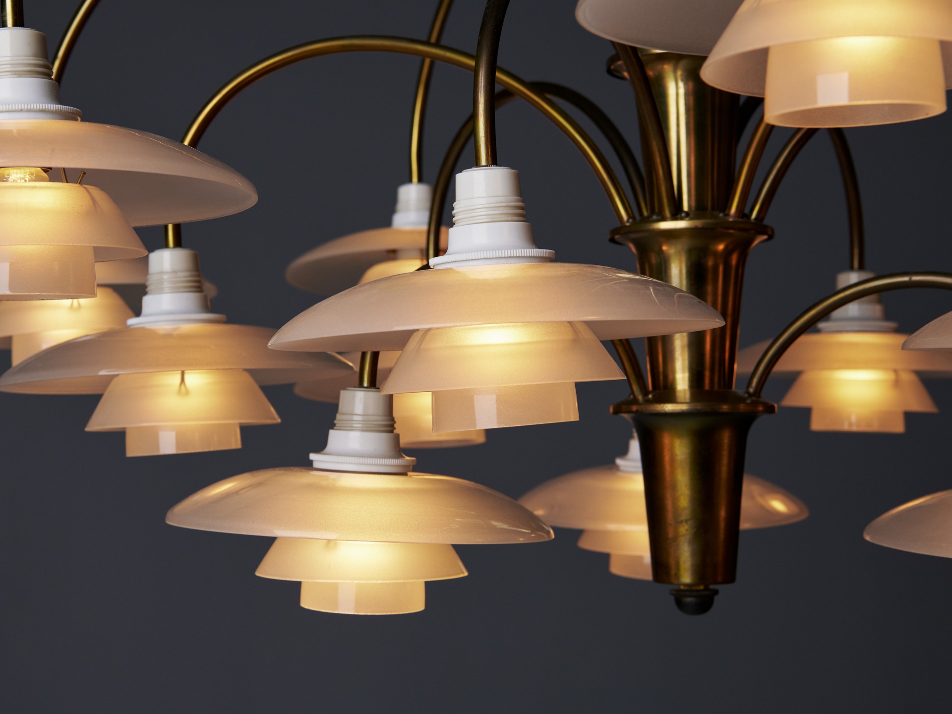'Bombardement' Chandelier image 12
