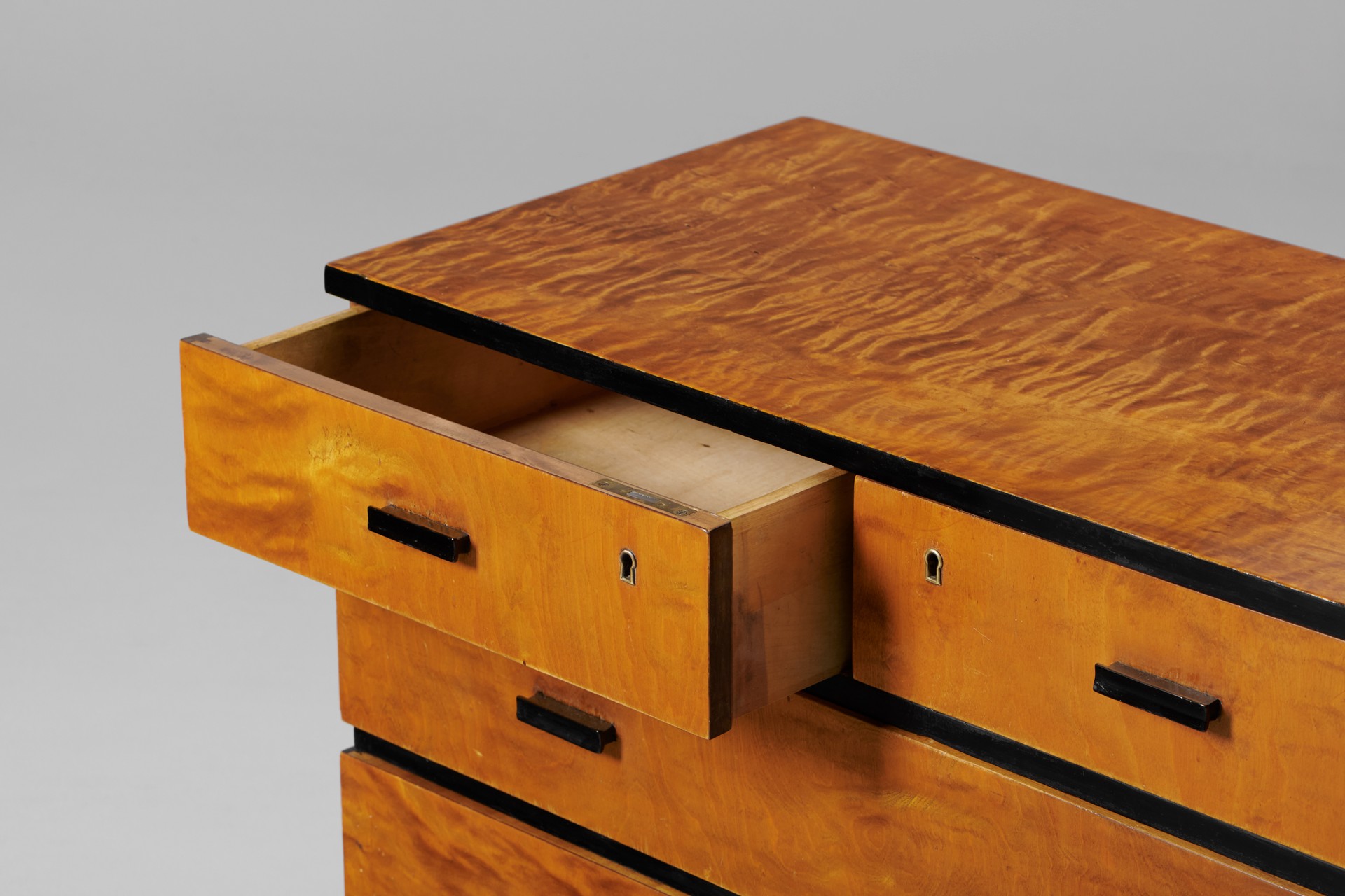 Chest of Drawers image 3
