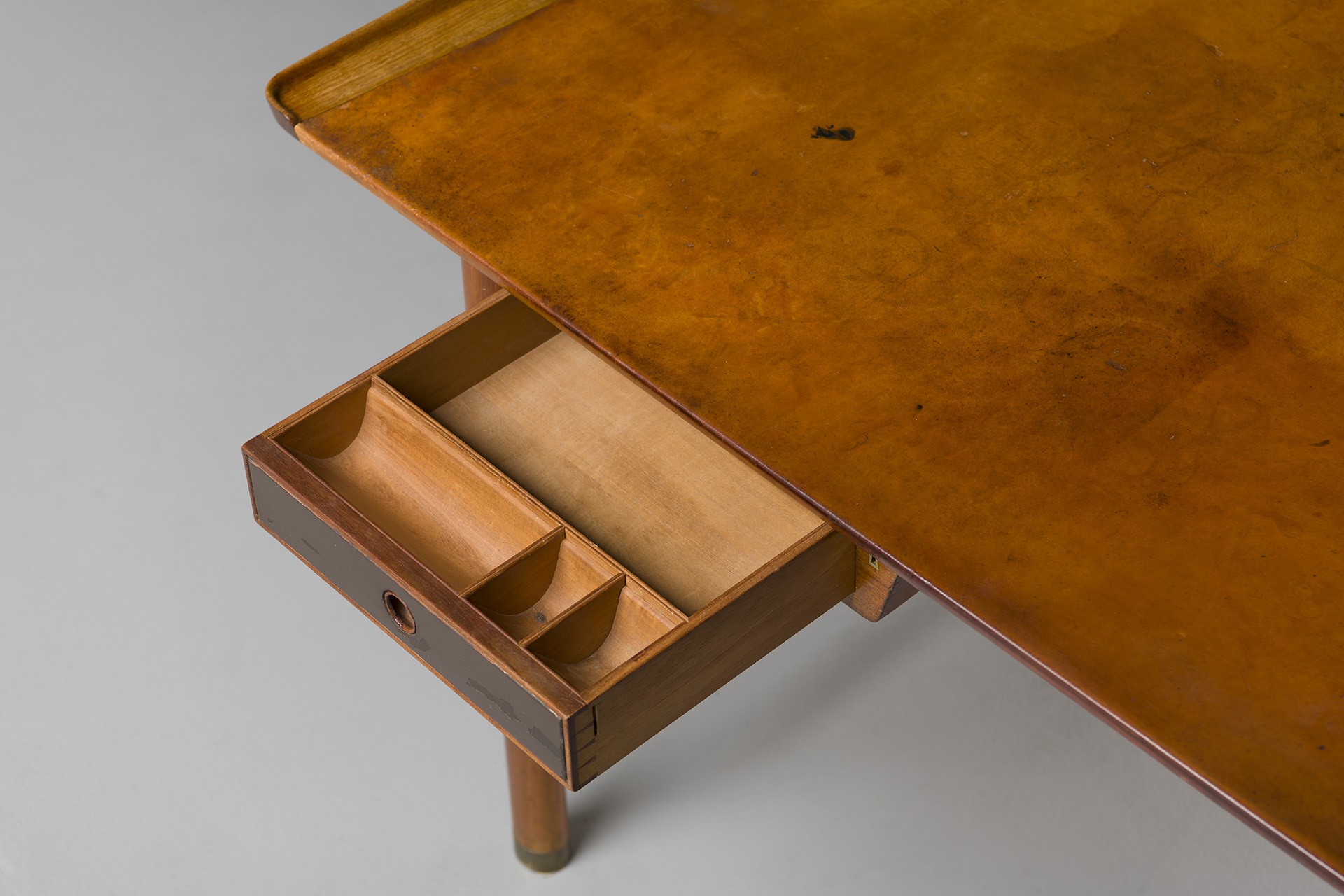 Rare Desk image 7