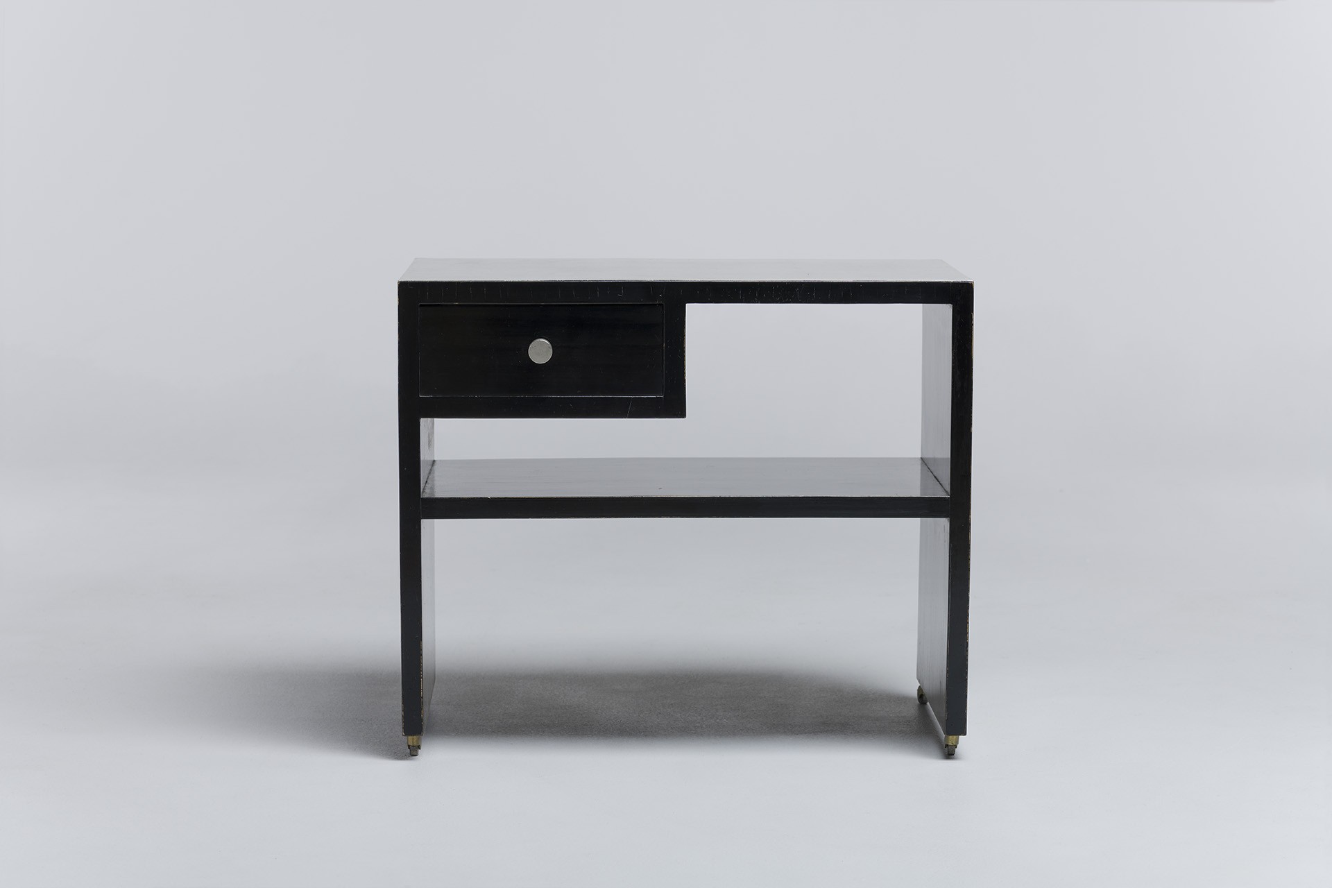 Rare Side Table, Model no. 128 image 2