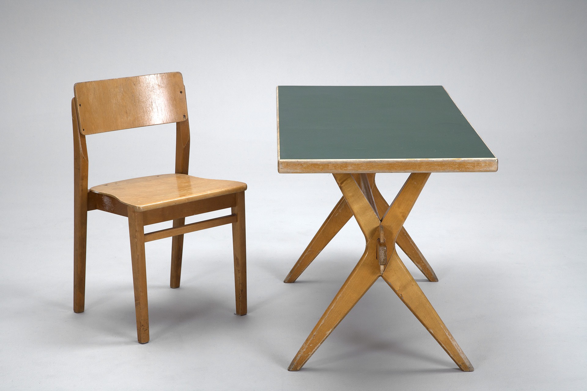 Desk and Chair image 2