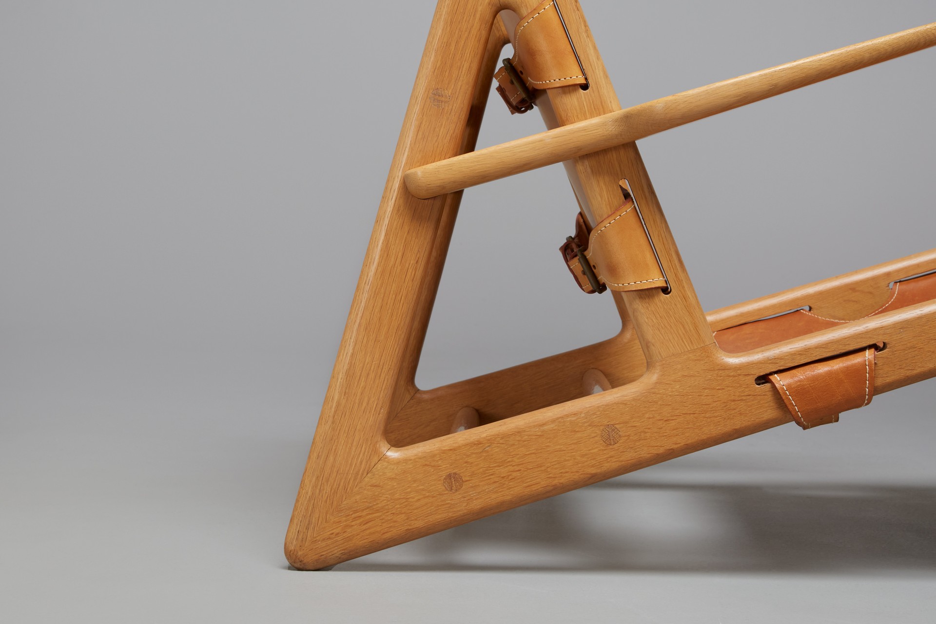 Pair of 'Hunting' Armchairs, Model no. 2229 image 4