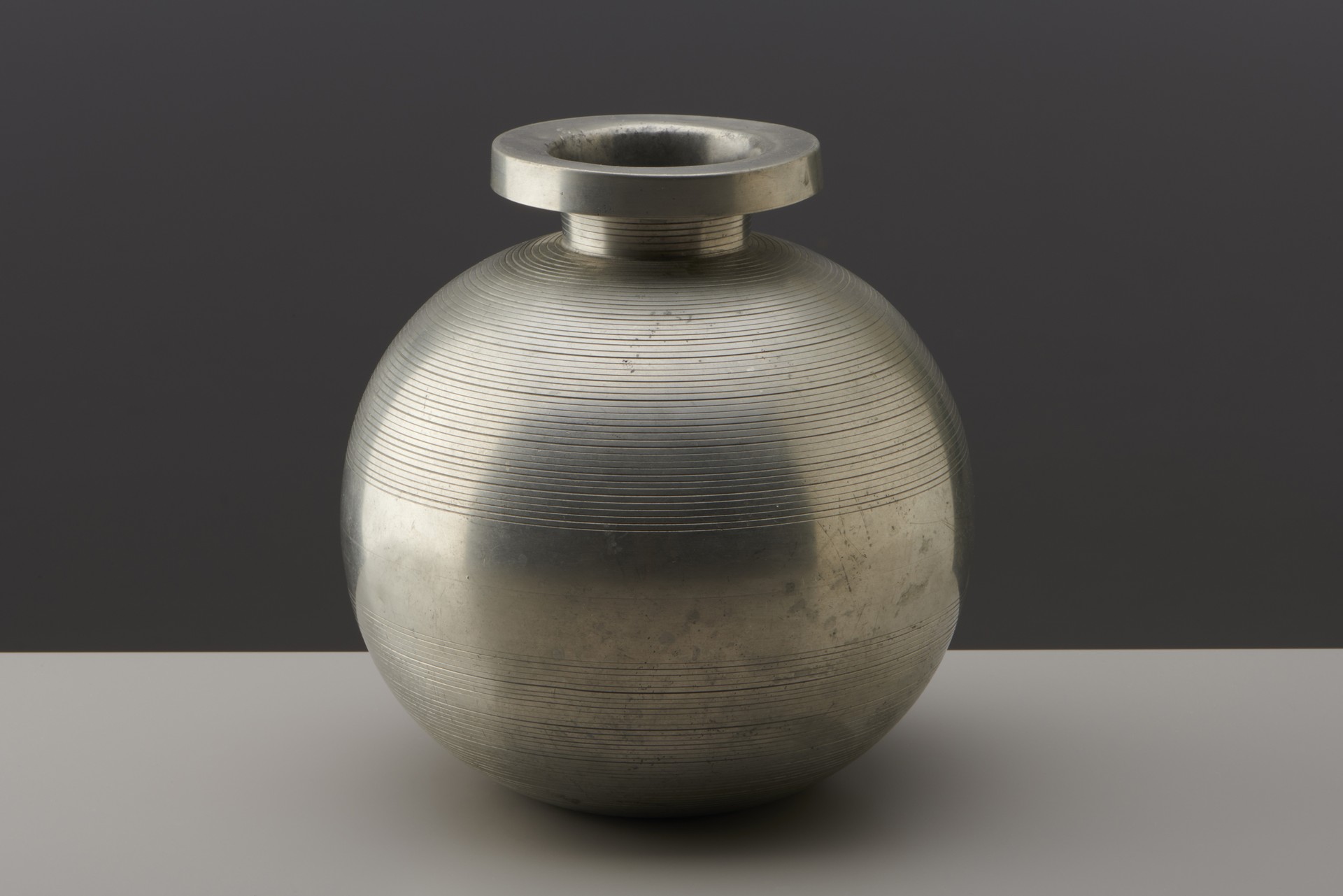 Pair of vases image 2