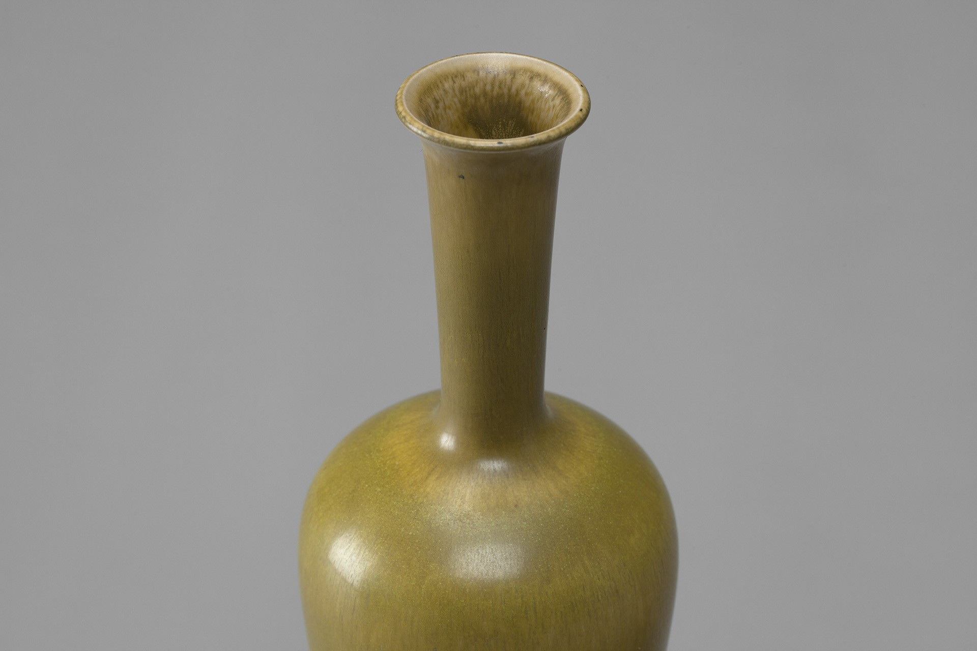 Set of Seven Vases image 6