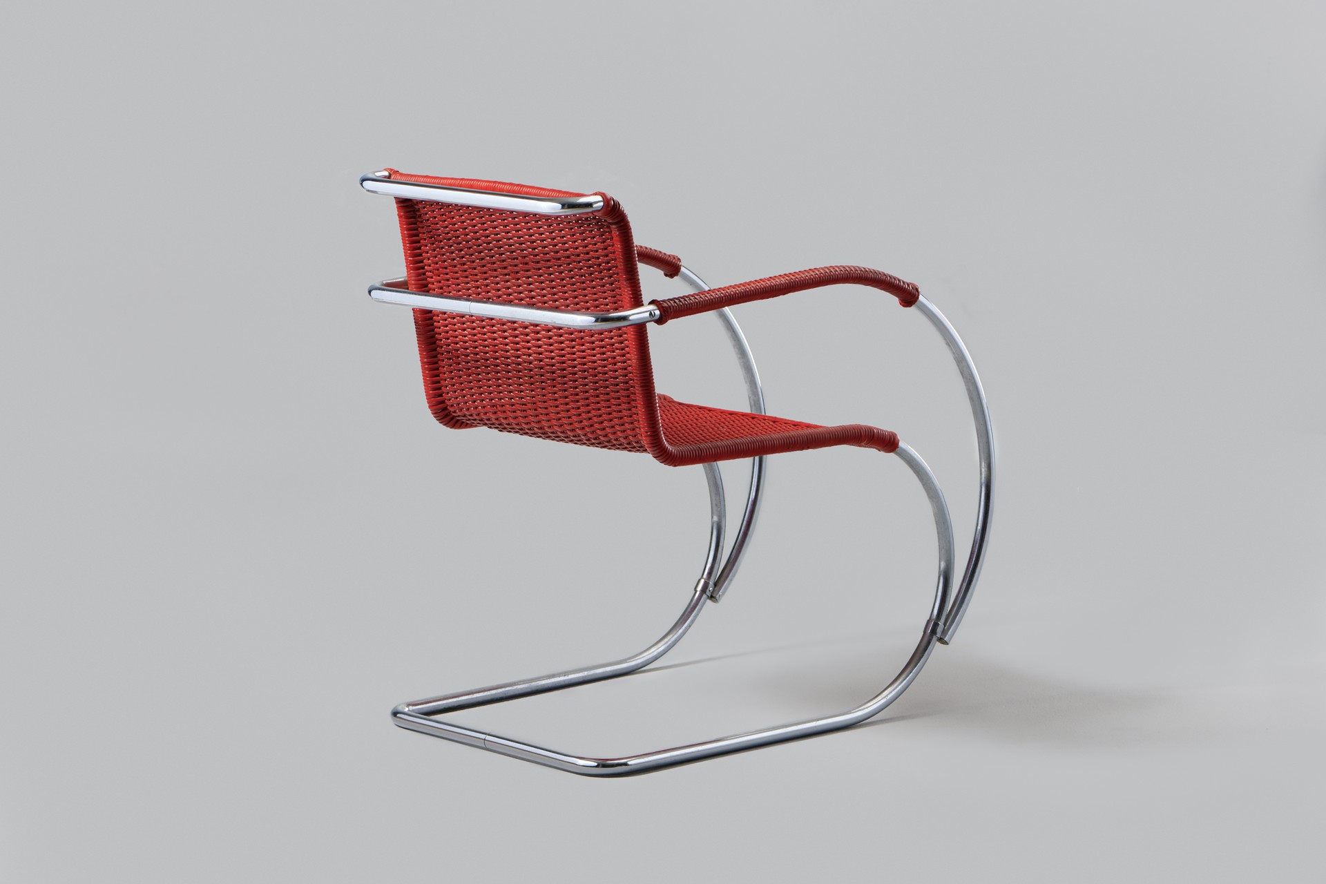 'MR 20' Armchair image 2