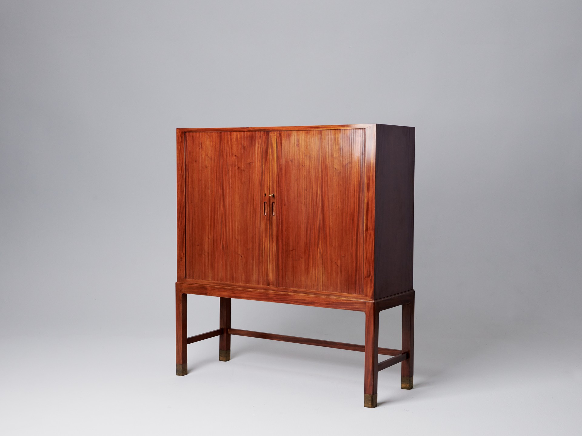 Cocktail Bar Cabinet image 2