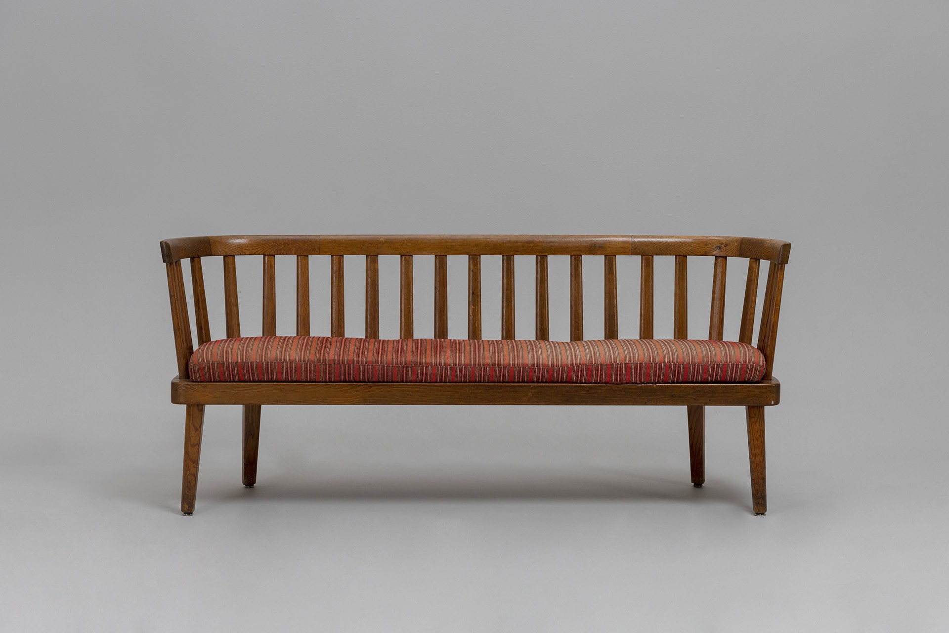 Extra Long 'Utö' Sofa image 2