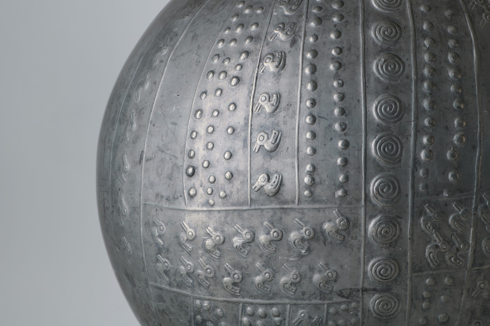 'Peruvian Urn' image 3