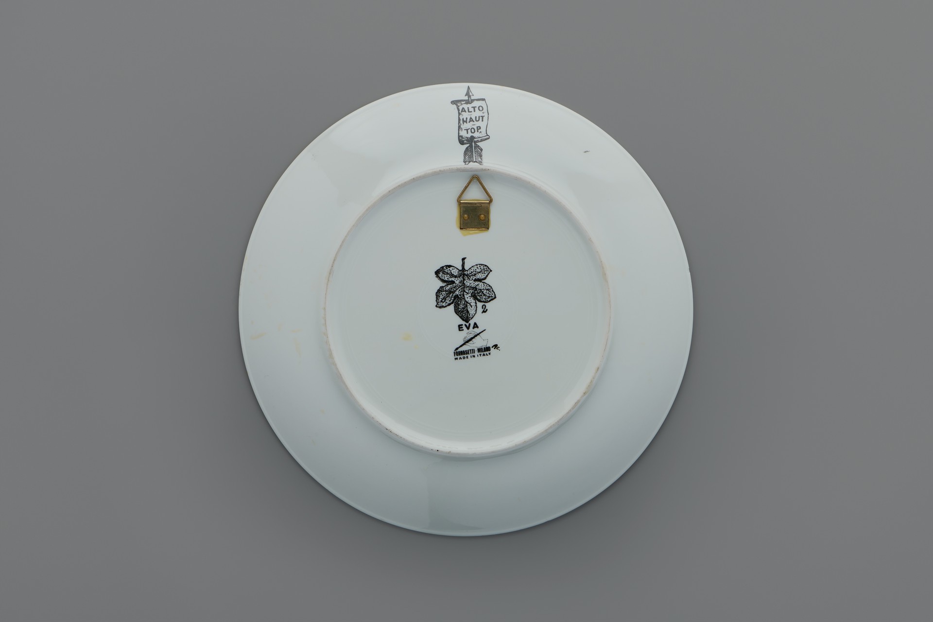Set of 'Eva' Plates image 6