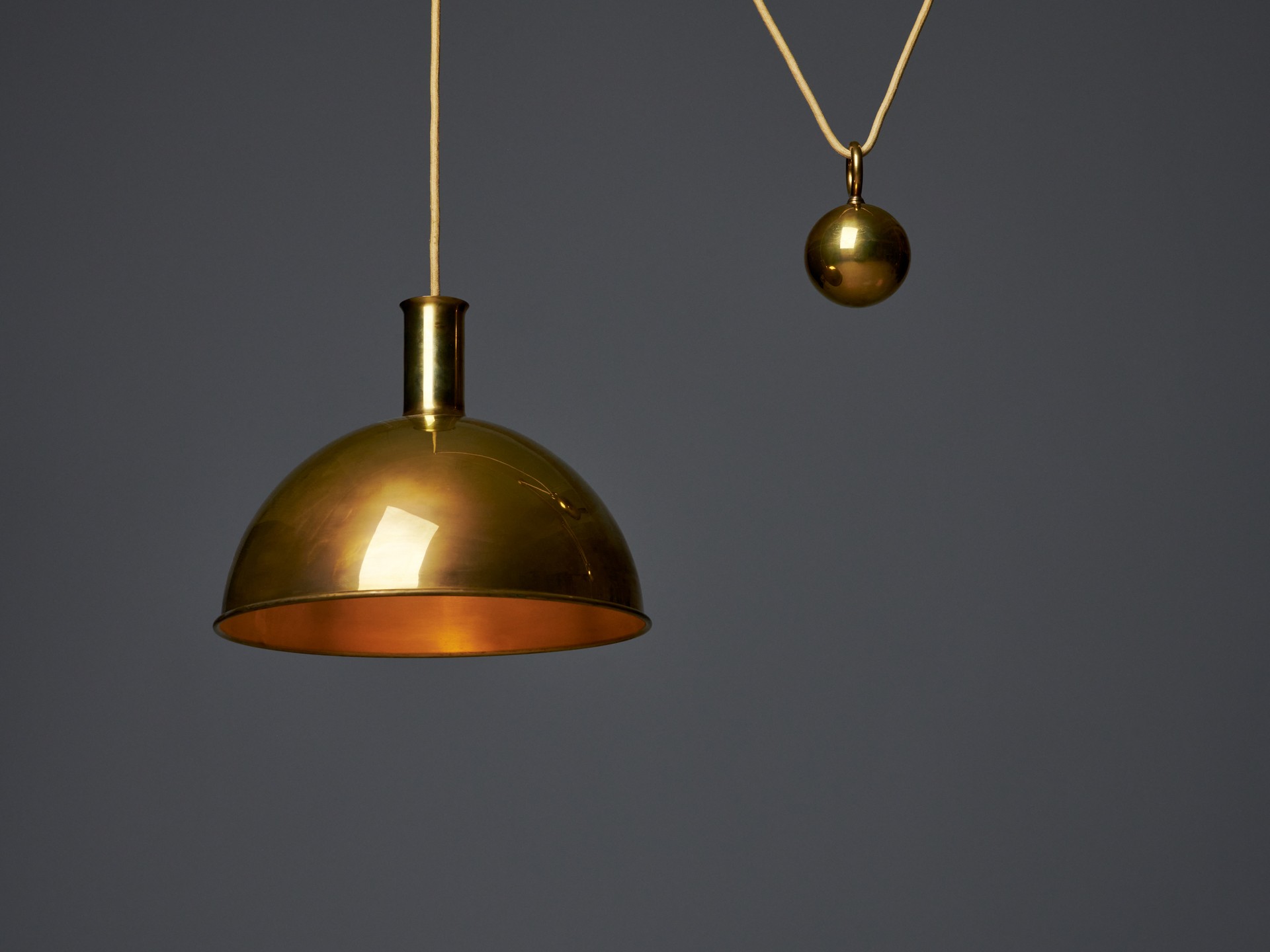 Double Counterweight Adjustable 'Posa' Ceiling Lamp image 4