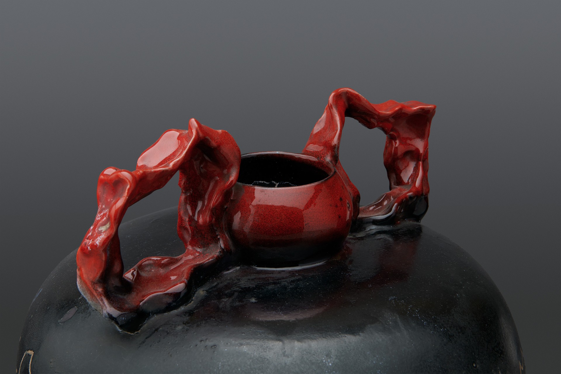 Pair of Italian Vases image 3