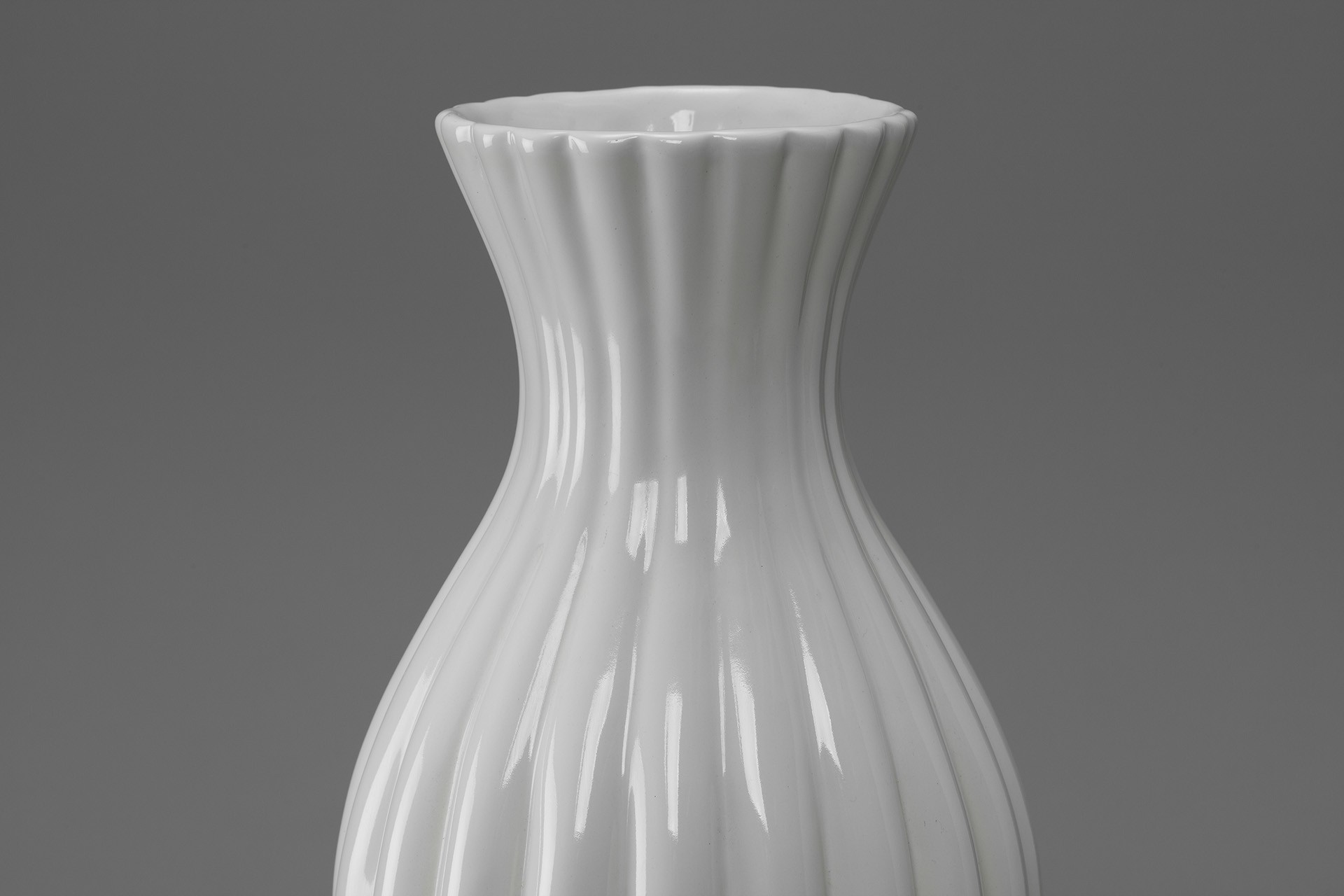 Pair of  Vases image 3