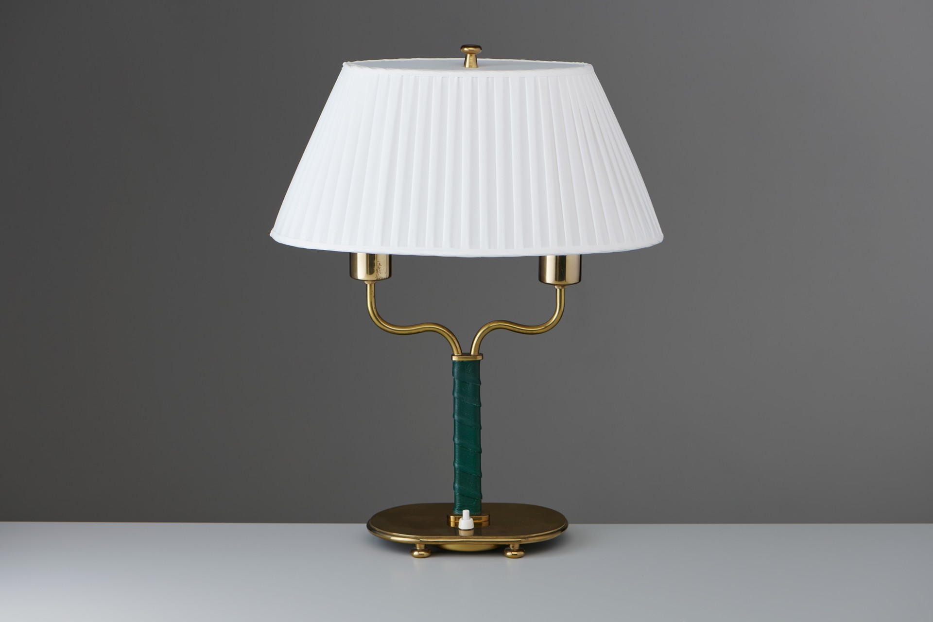 Table lamp