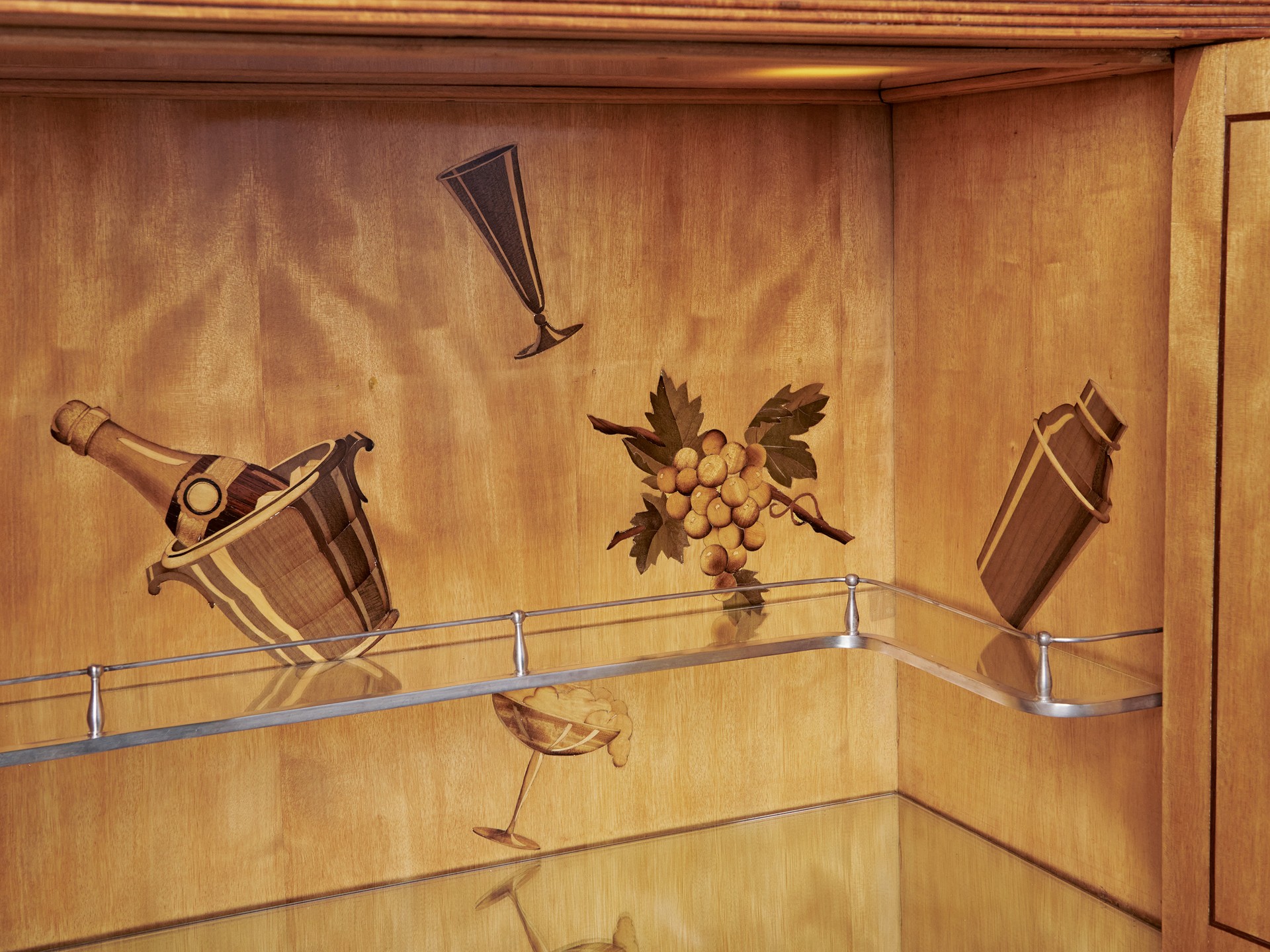 Bar Cabinet image 23