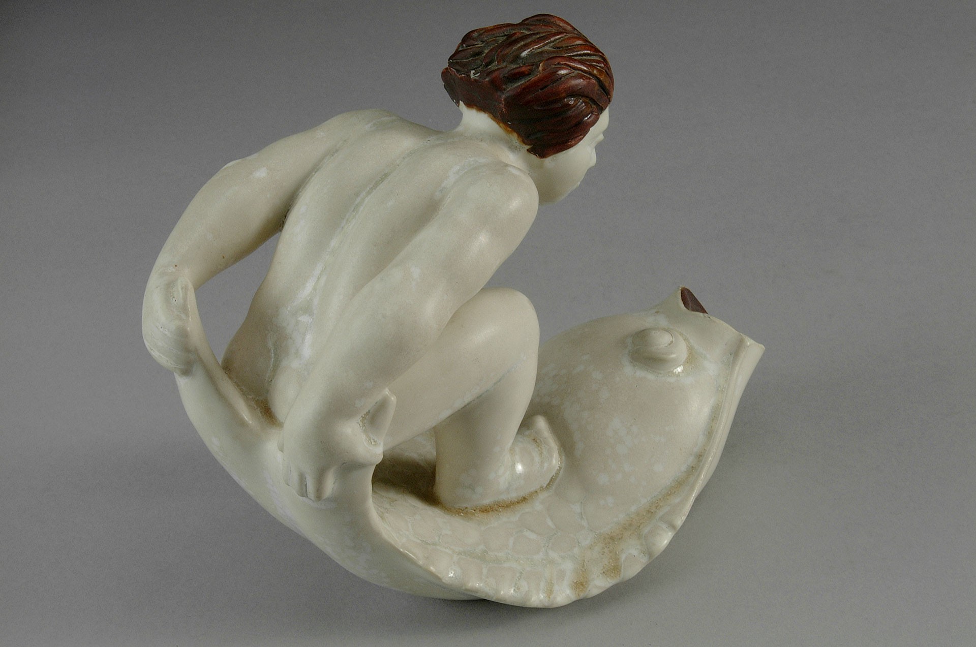 Figurine image 3
