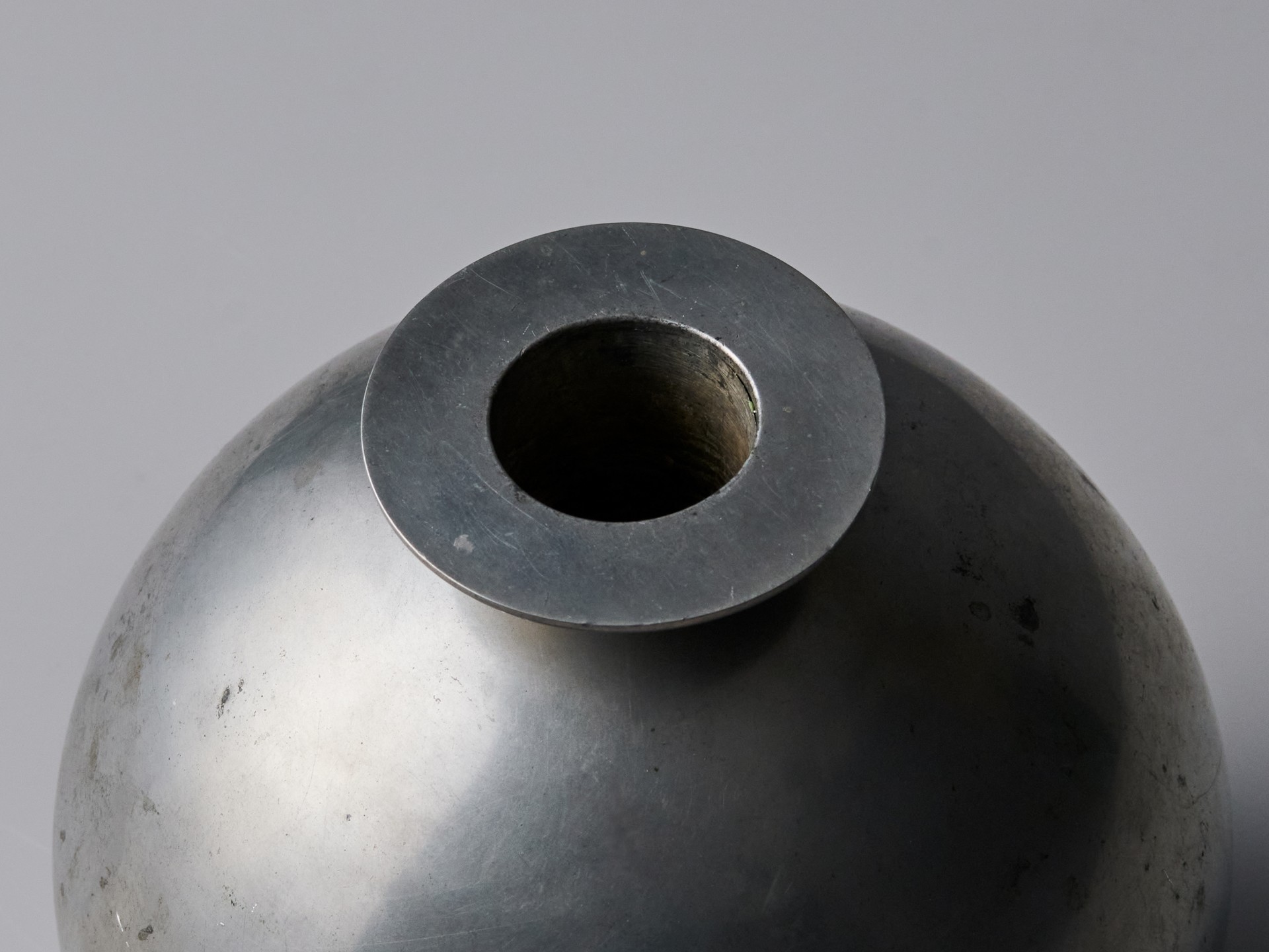 Vase image 4